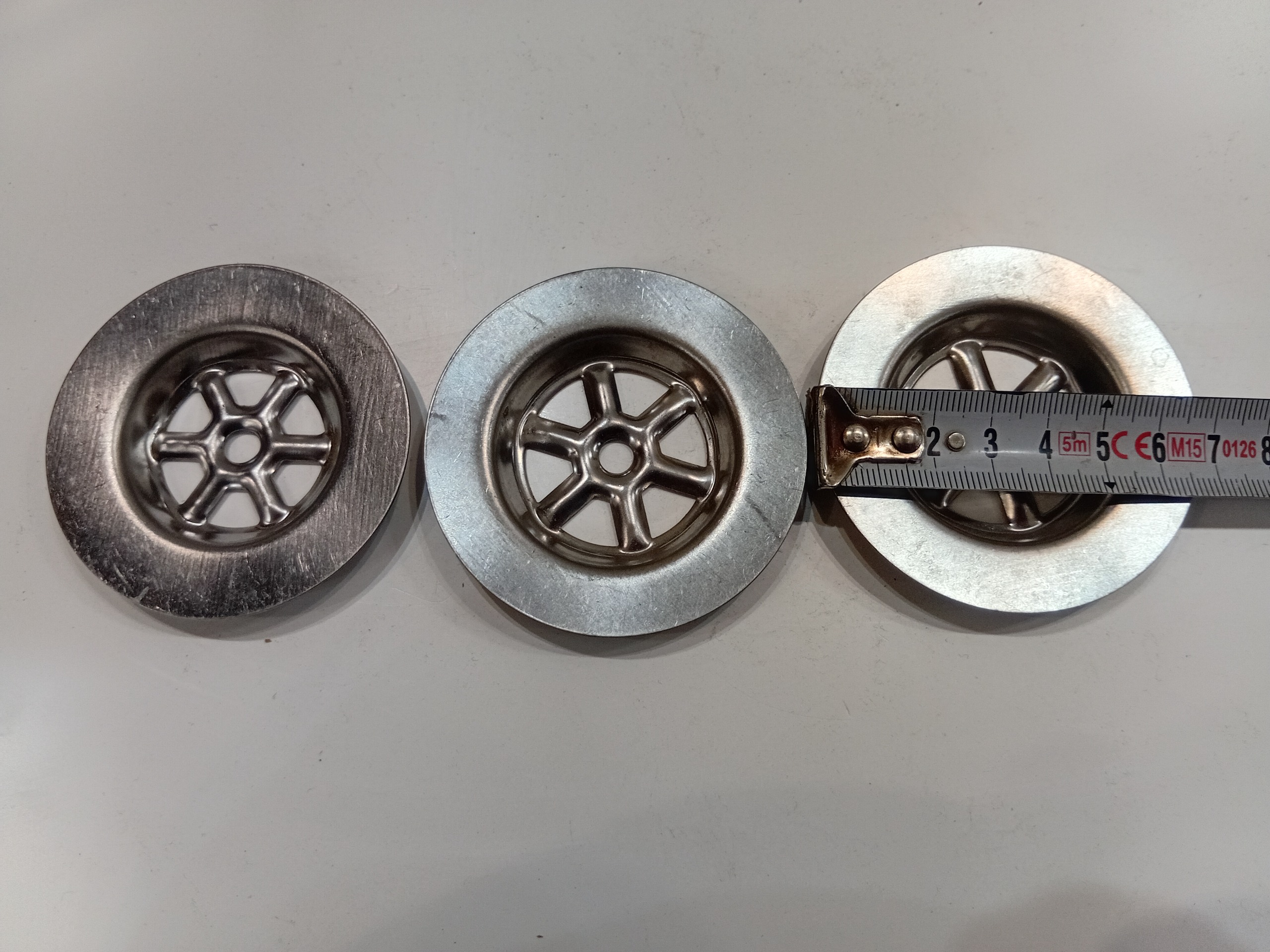 تشتک زیر آب روشویی