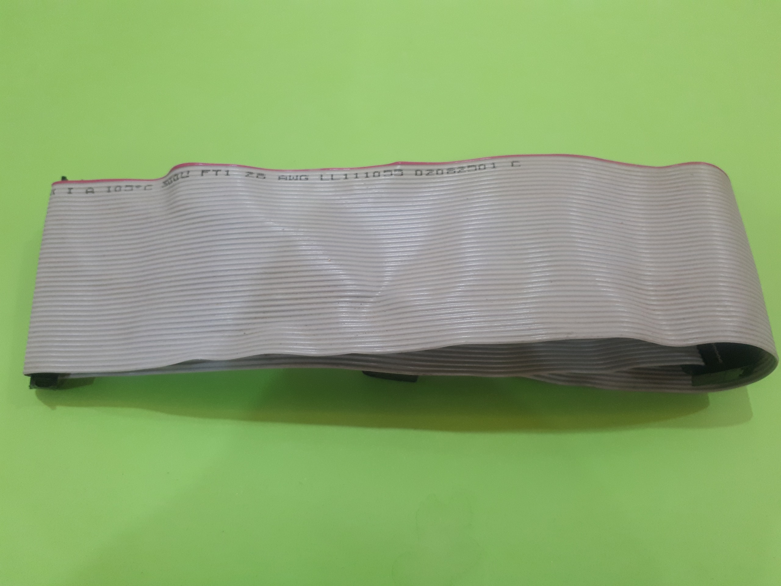 کابل مربوط به کامپیوتر