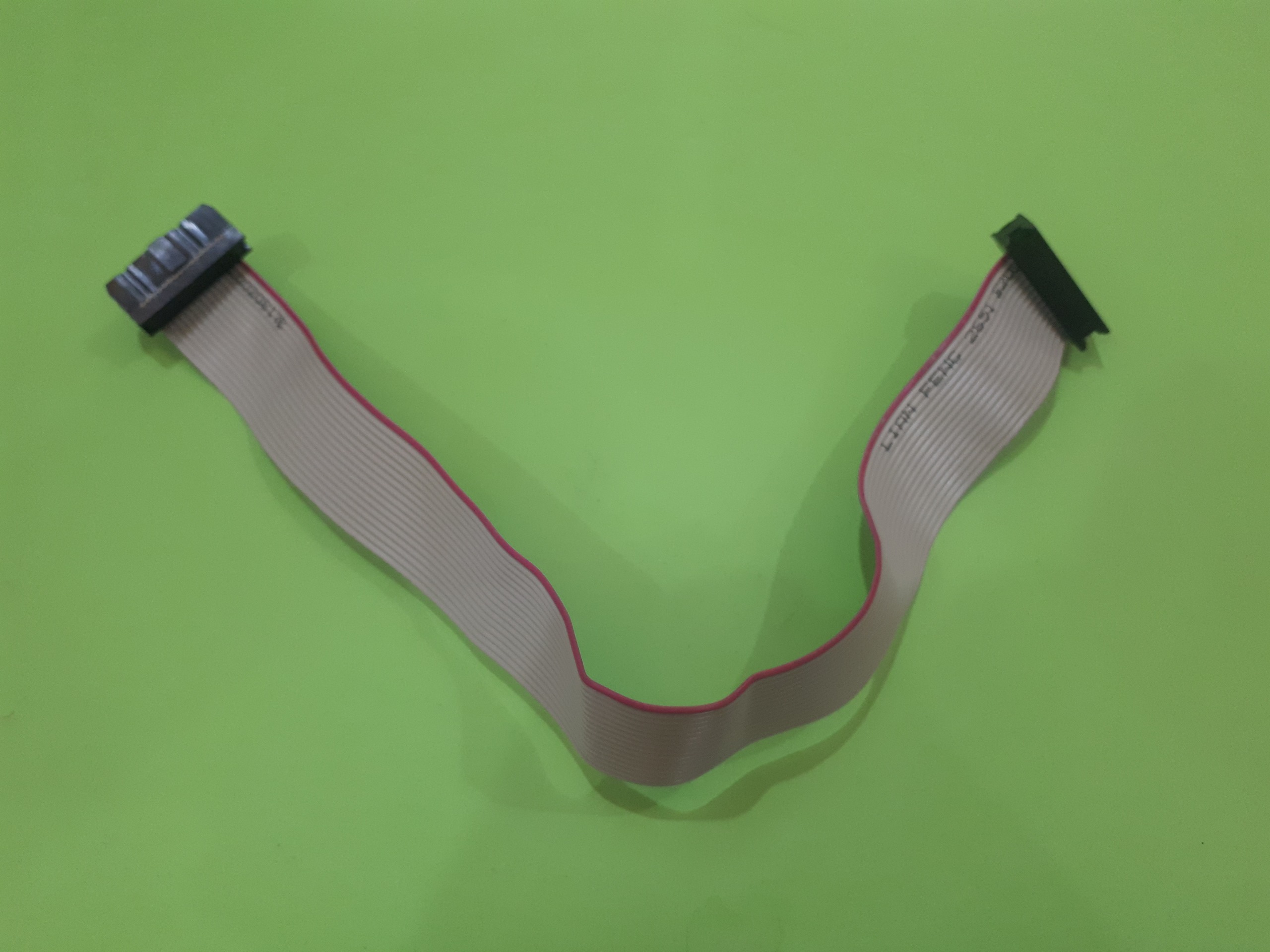 کابل مربوط به کامپیوتر