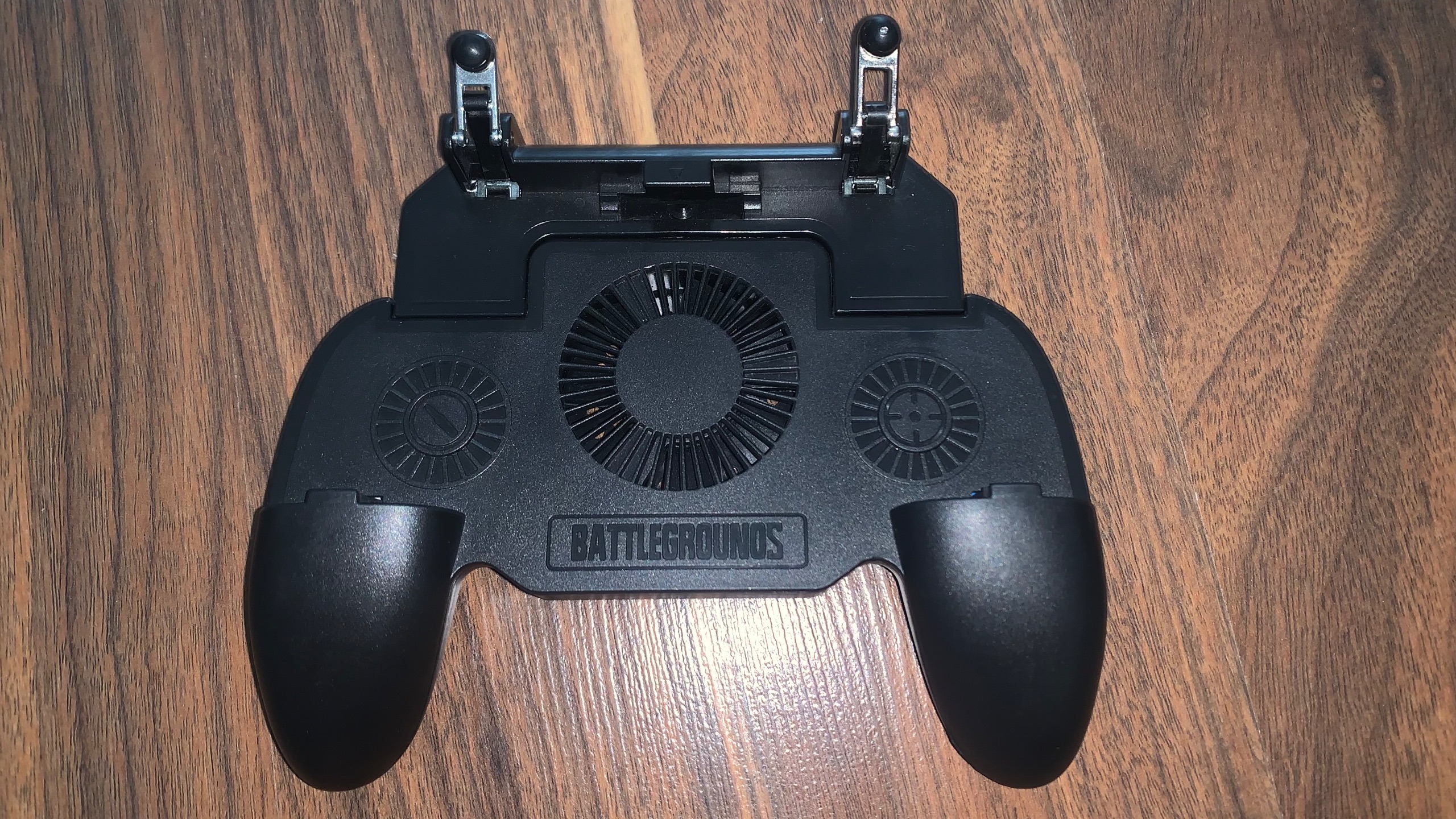 دسته بازی فندار برای کالاف پابجی و کلی بازی دیگر