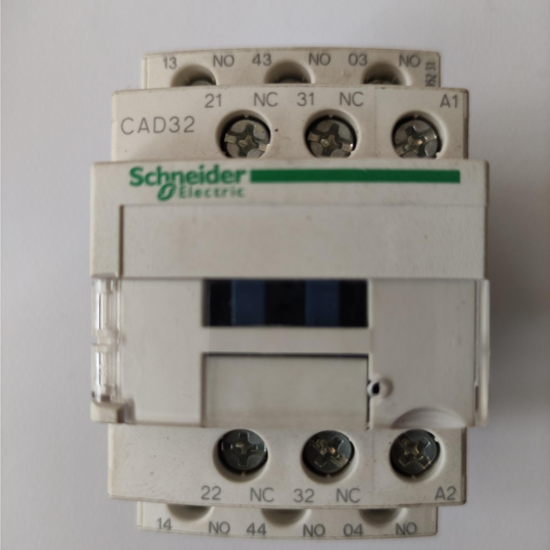 کنتاکتور اشنایدر CAD32M7