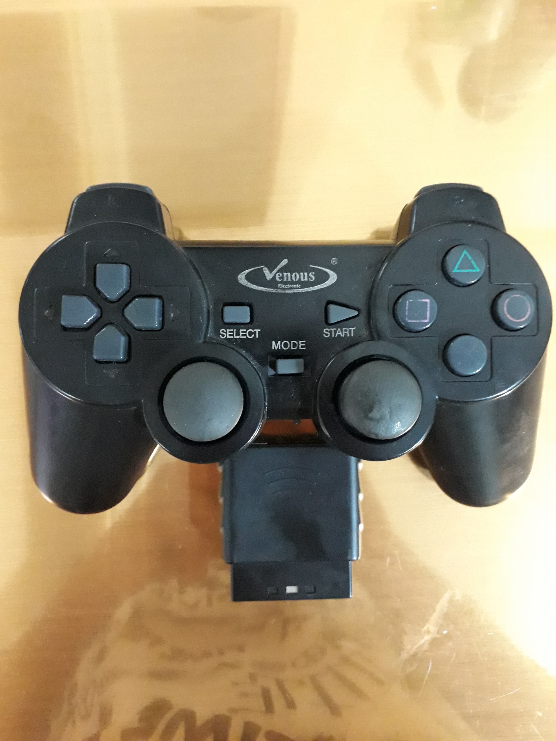 یک عدد دسته بی سیم پلی استیشن ps2