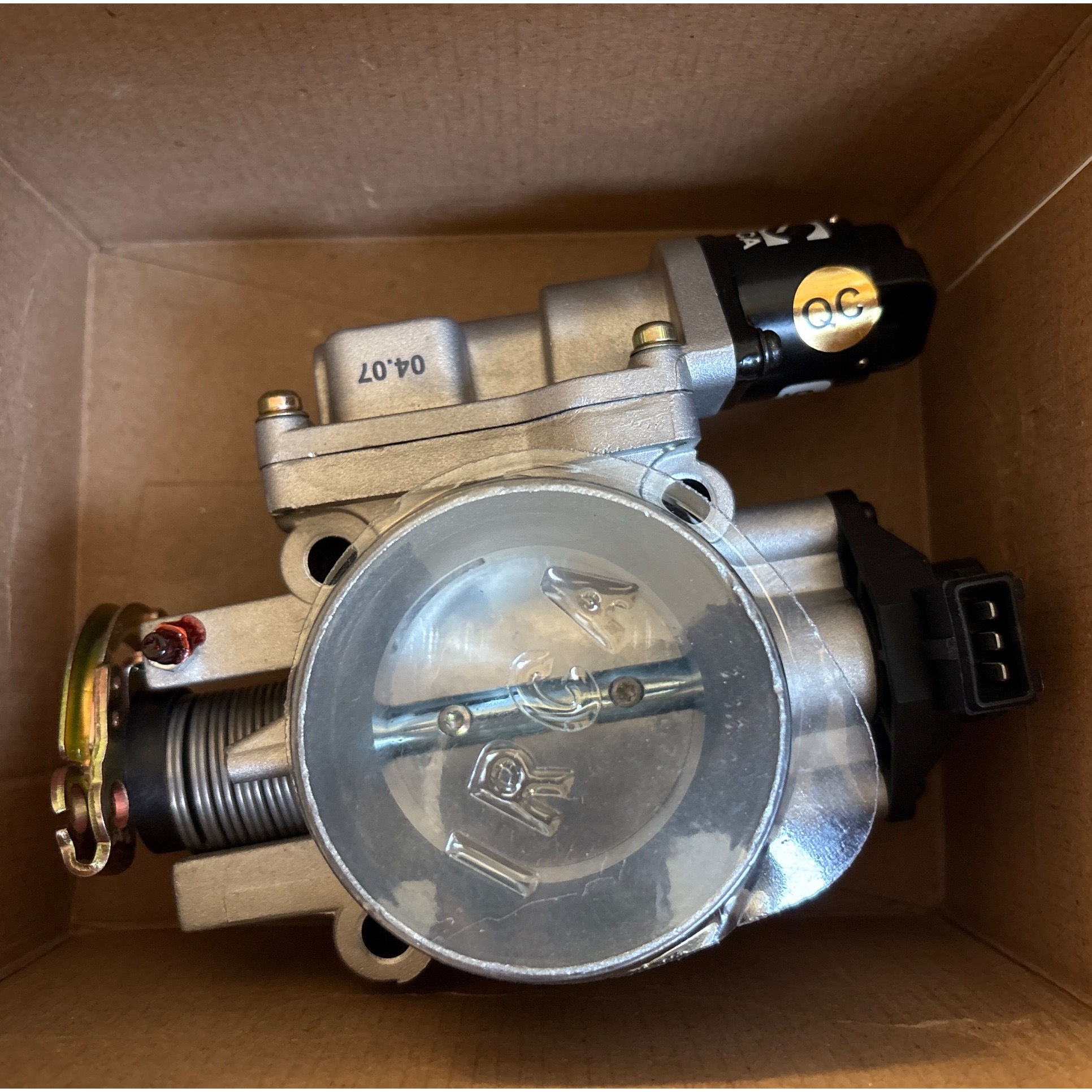 دریچه گاز نیسانی کاملا نو