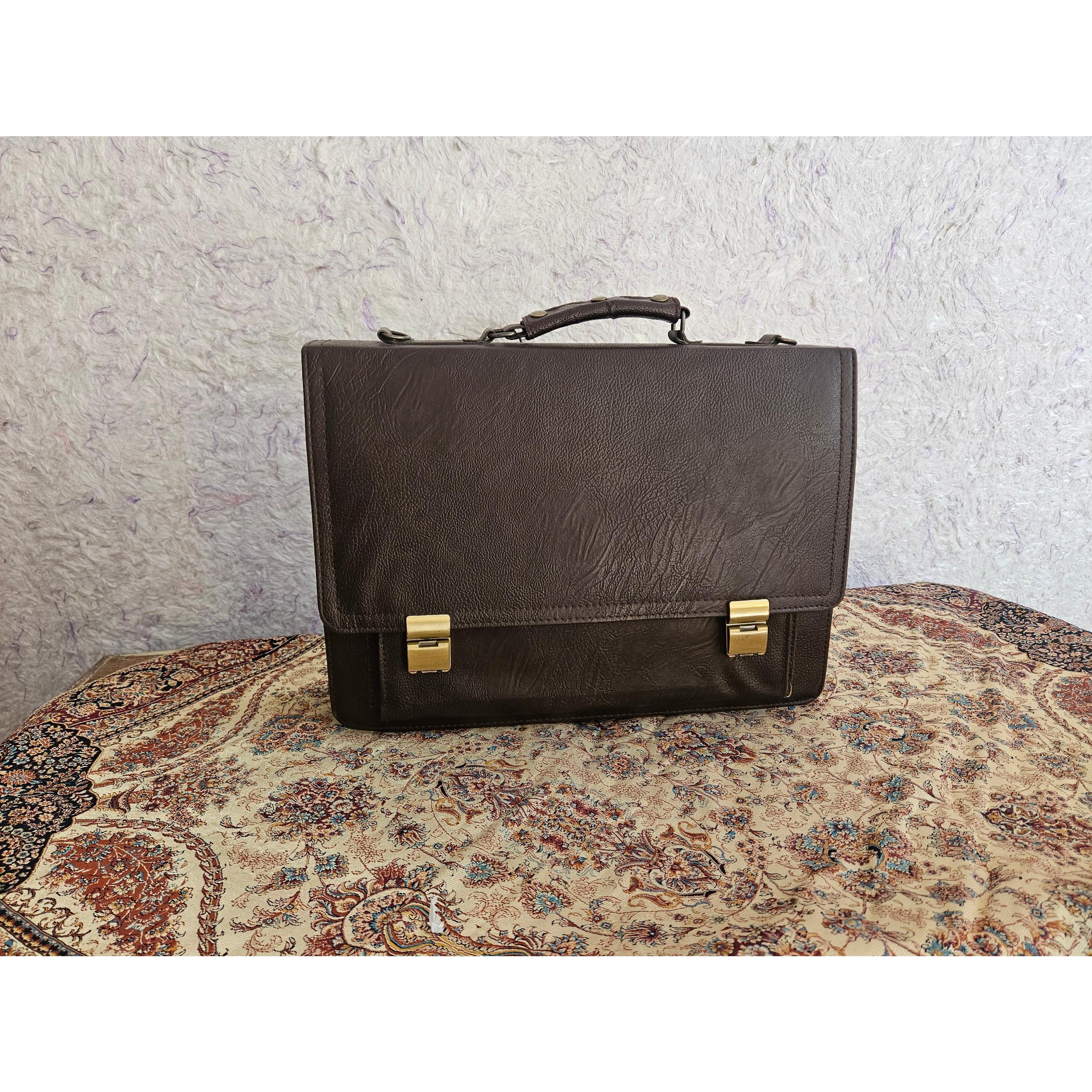 کیف اداری و مدرسه با قفل رمزدار