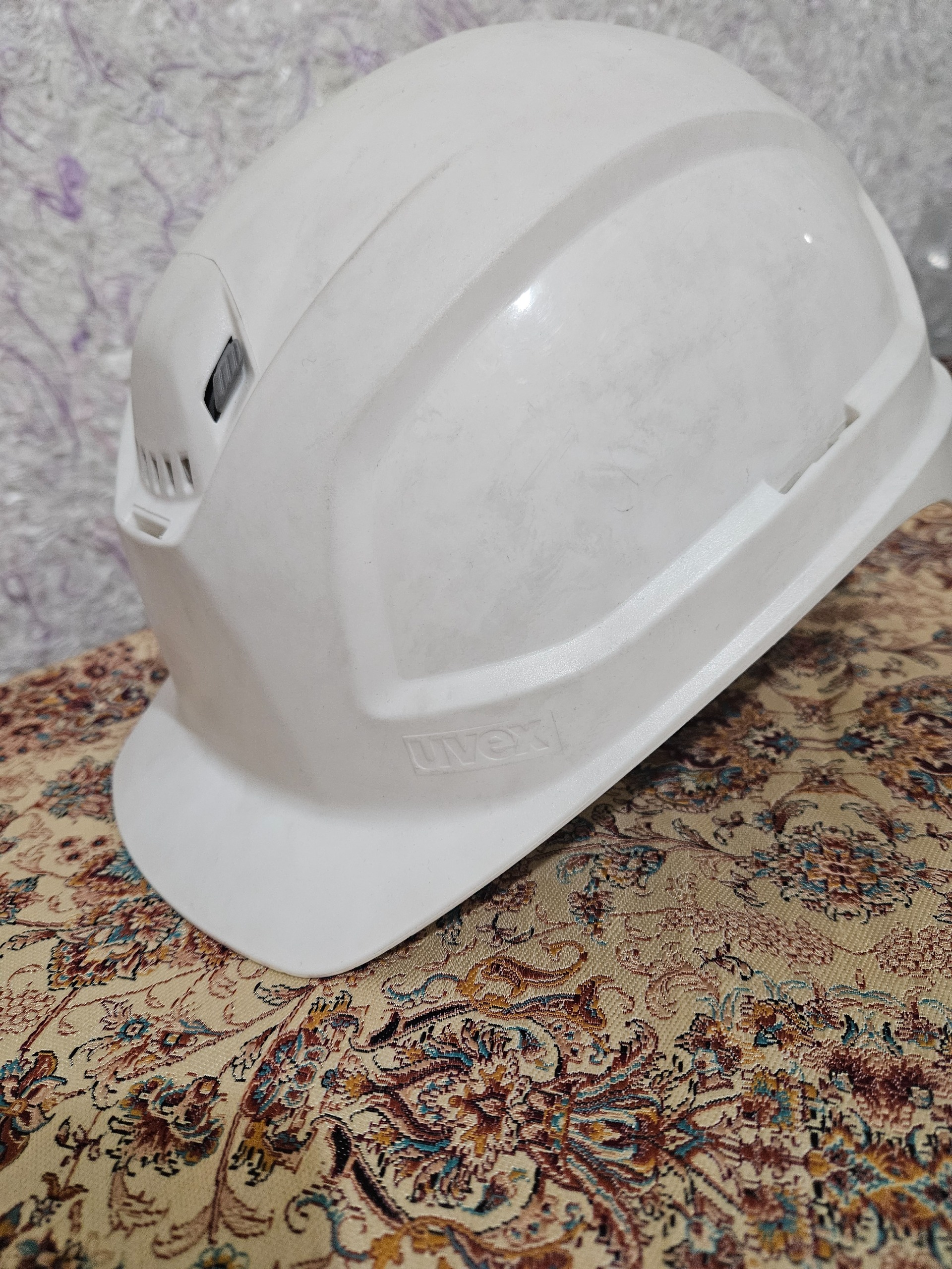 کلاه ایمنی صنعتی Uvex رنگ سفید