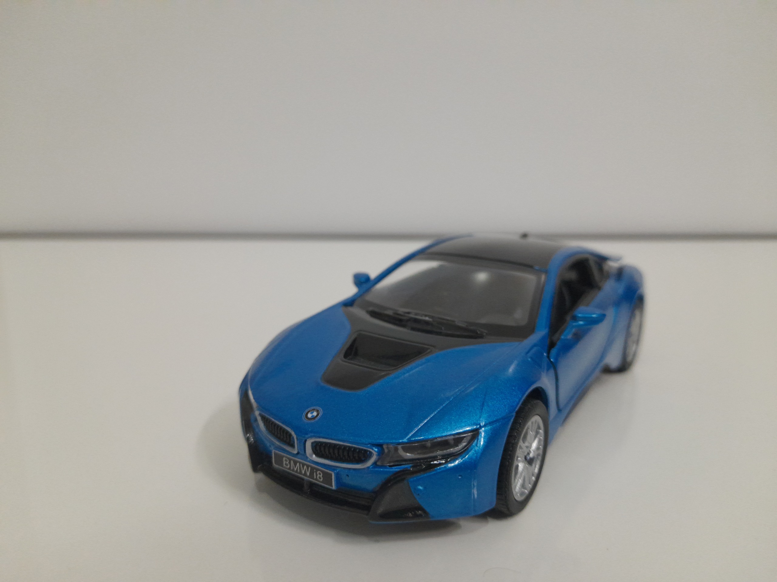 ماکت ماشین فلزی BMW i8