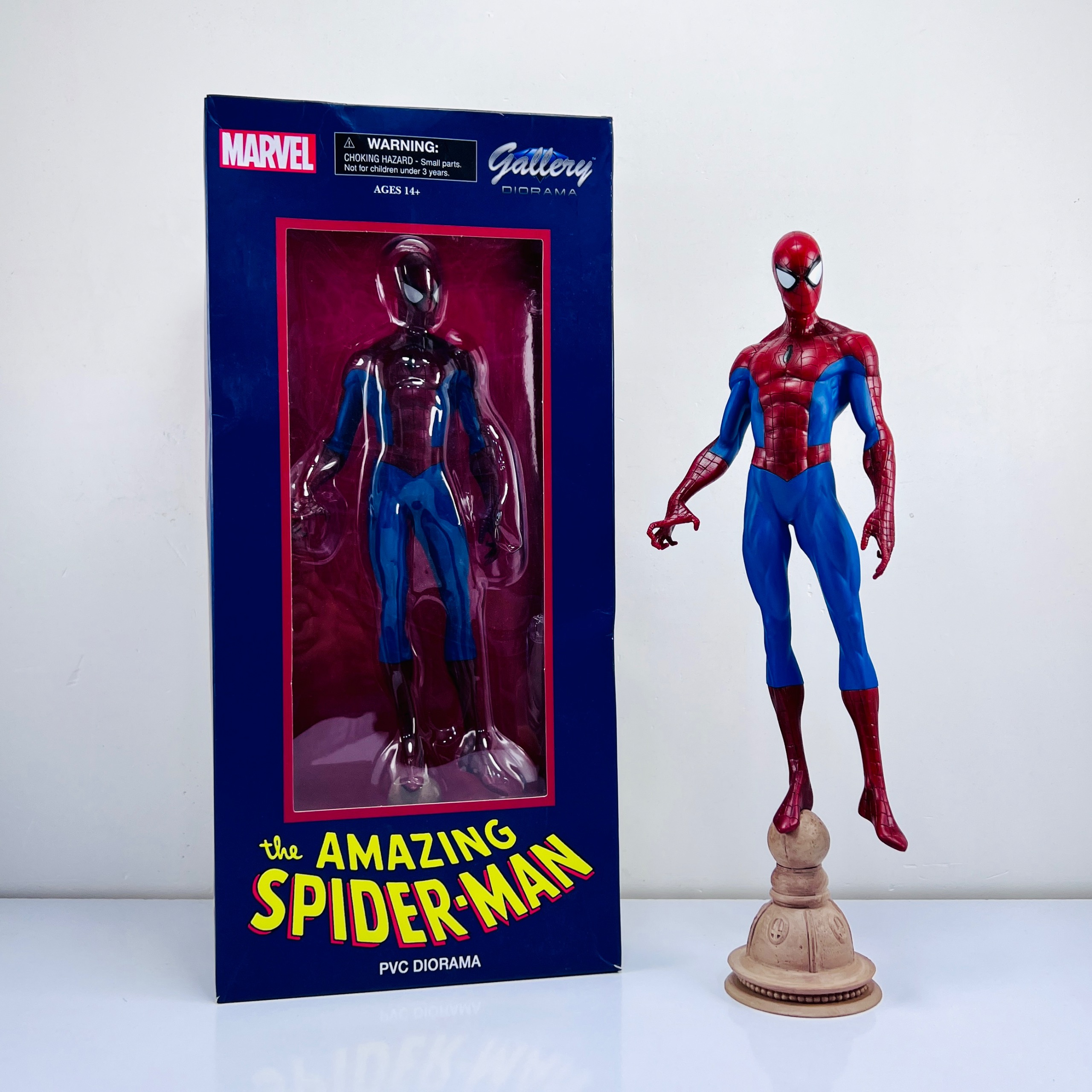 فیگور اورجینال spiderman برند diamond select