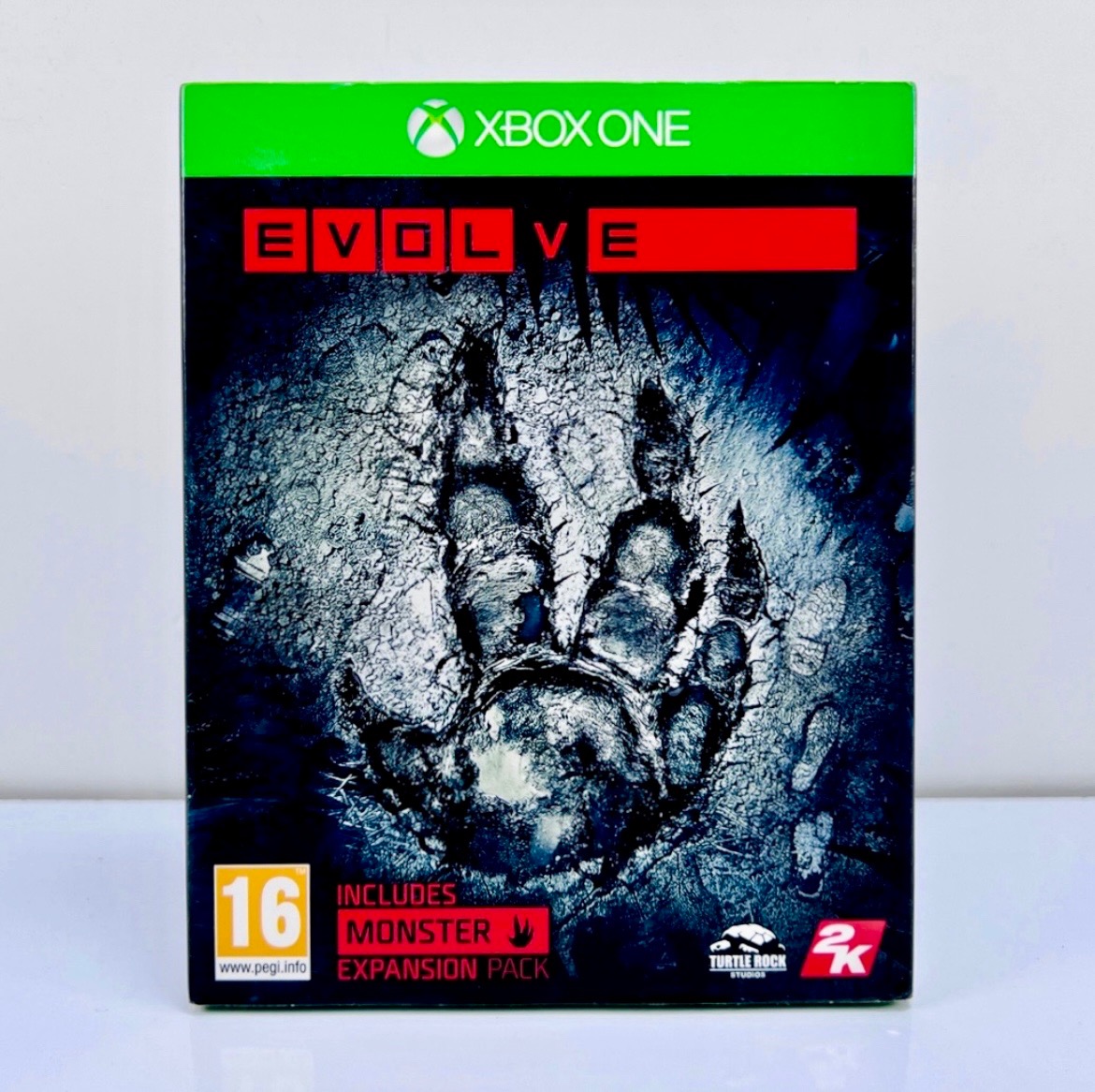 Evolve xbox در حد نو