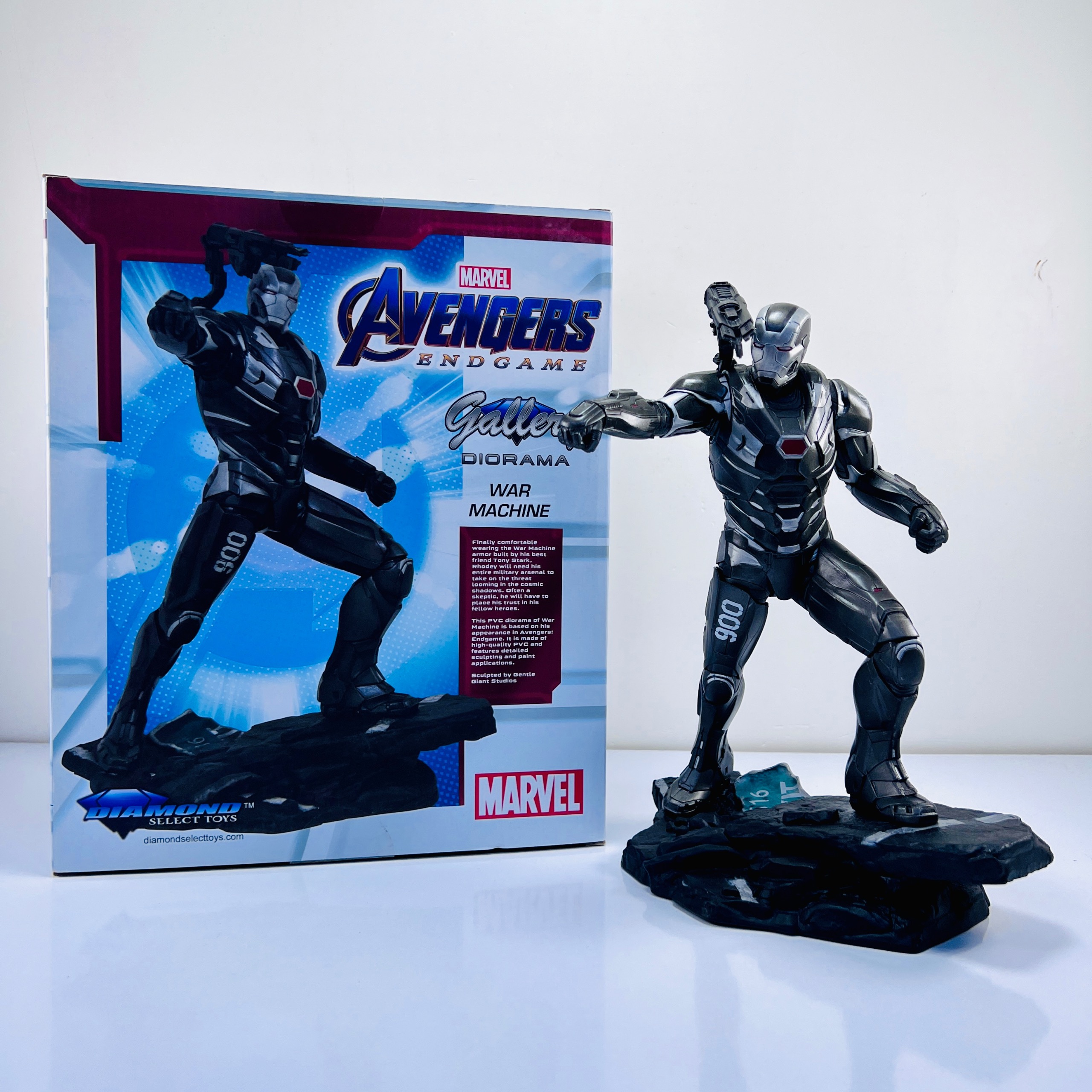 فیگور اورجینال war machine برند diamond select