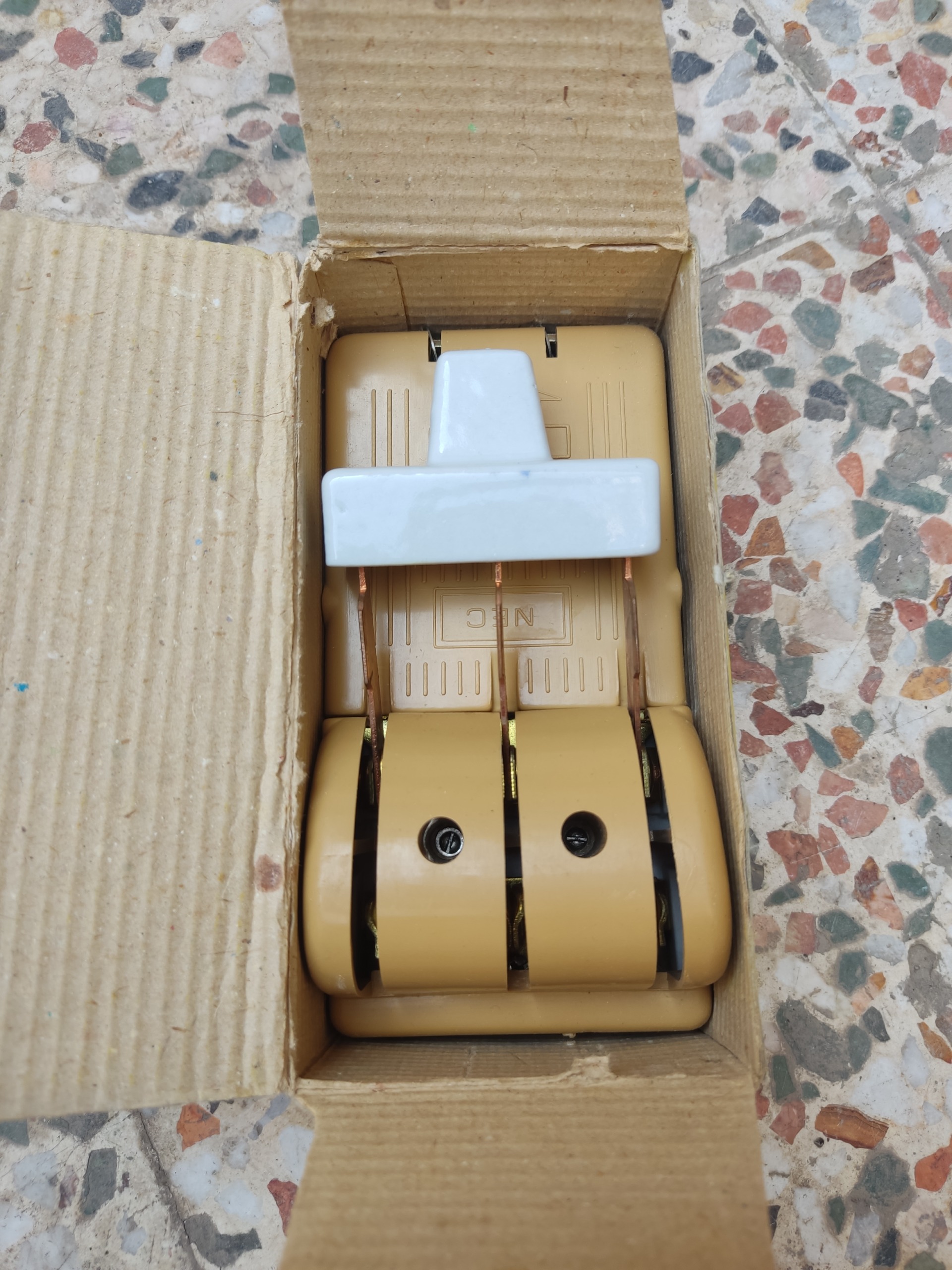 کلید چاقویی سه فاز