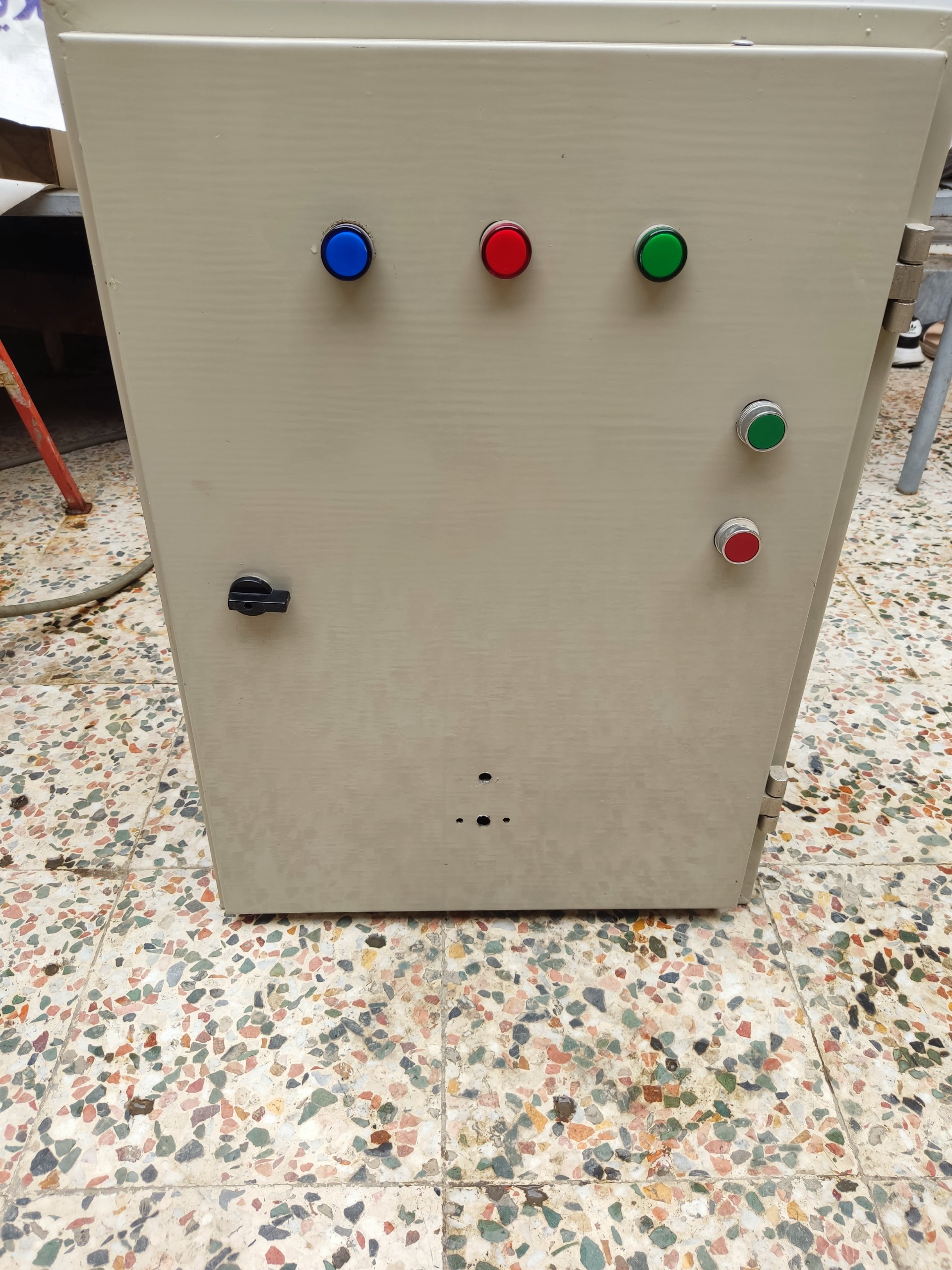 باکس تابلو برق ضخیم