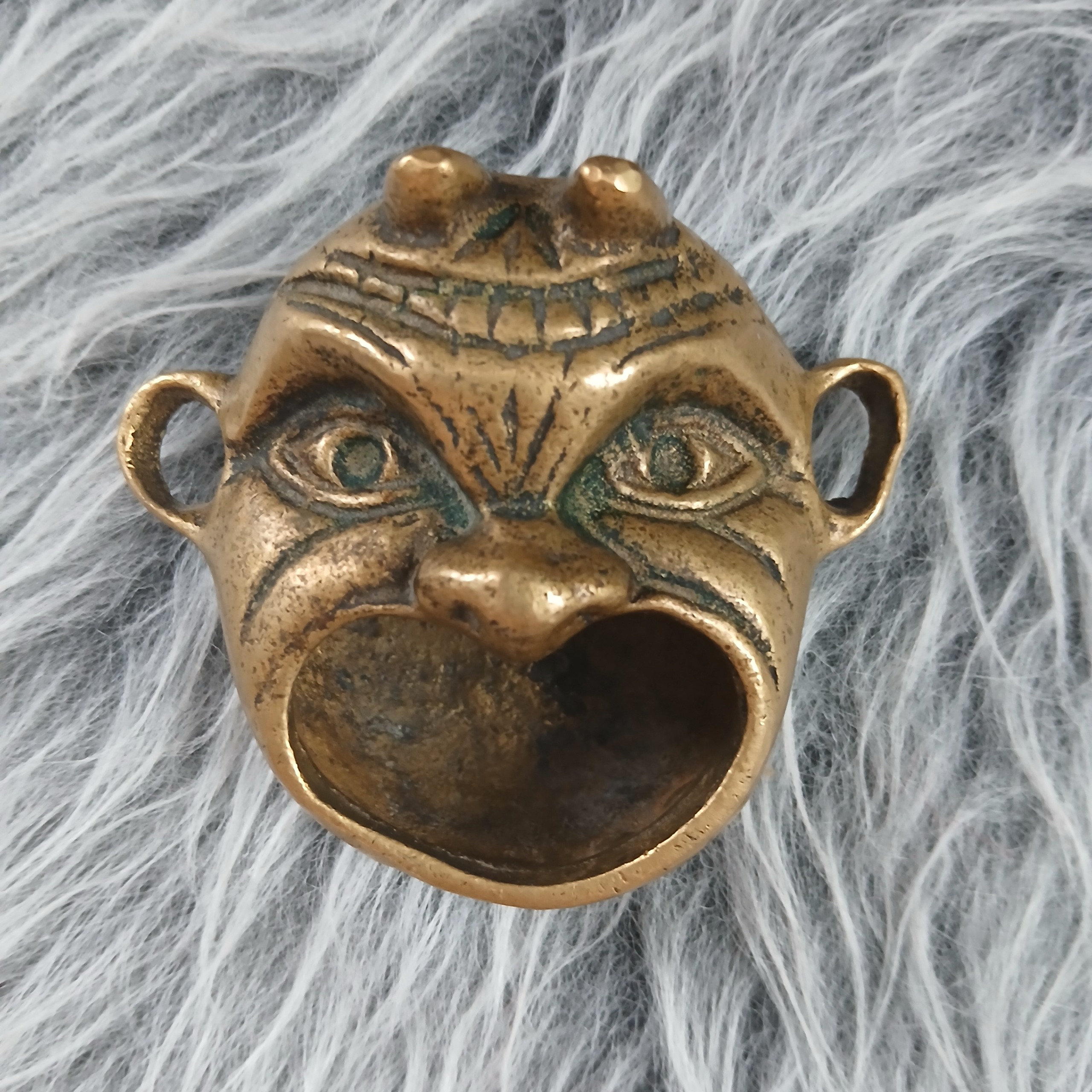 زیر سیگاری دیو