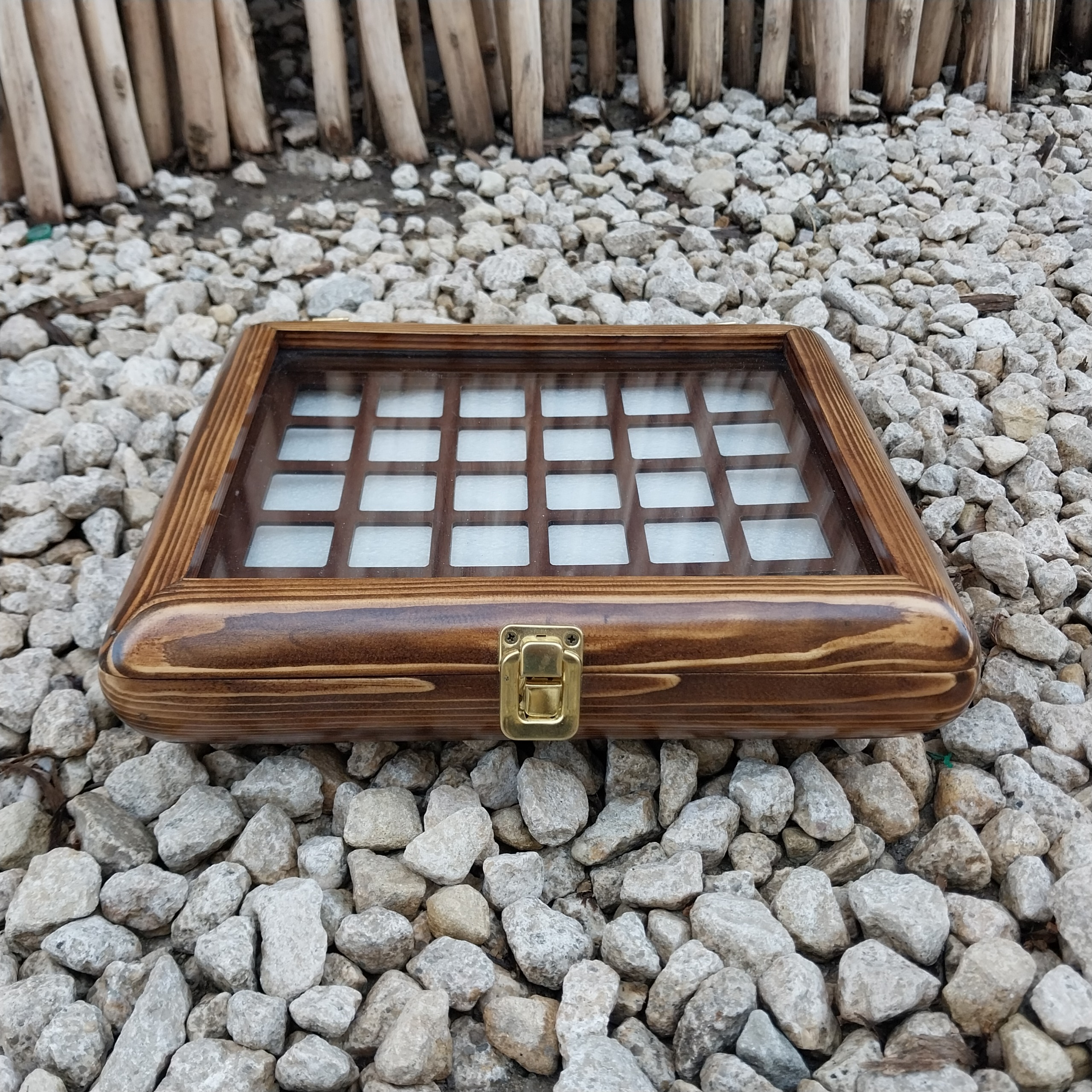 جعبه چوبی مخصوص انگشتر کلکسیونی