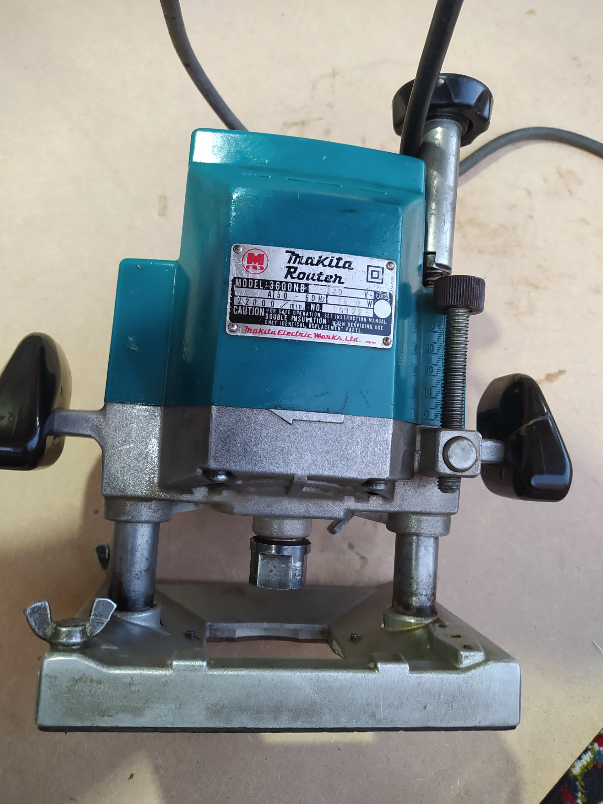 اور فرز قدیمی پلاک فلزی 1500 وات Makita ژاپن