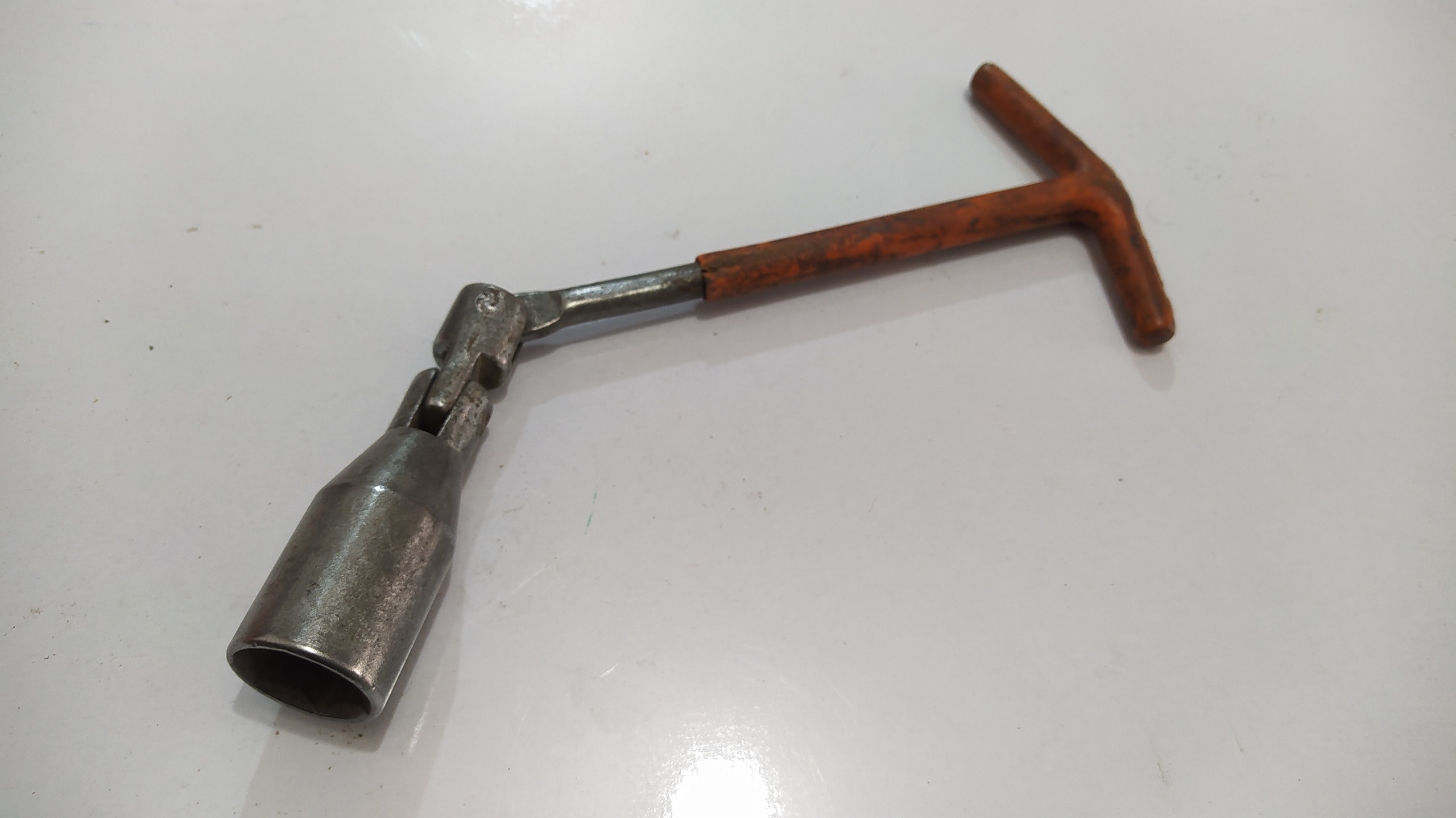 آچار شمع لقلقه ای 21 میلیمتر کاملا سالم و زیبا