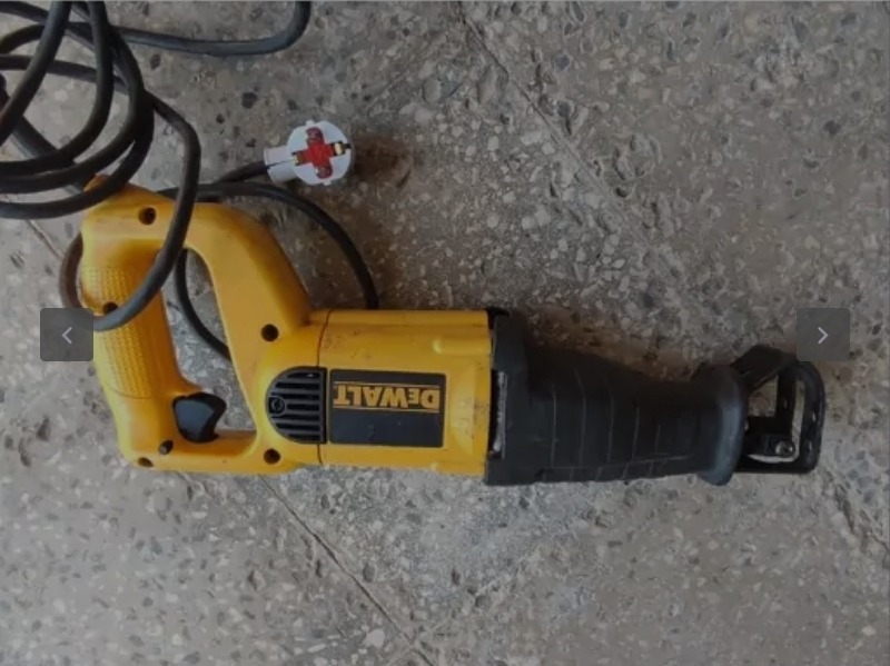 اره افقی بر دیوالت ساخت امریکا مدل DW303-XE
