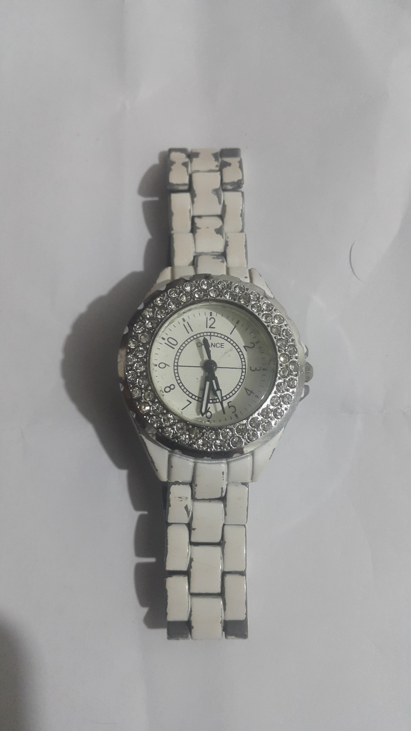 ساعت مچی سفید صفحه نگین دار برند Chance