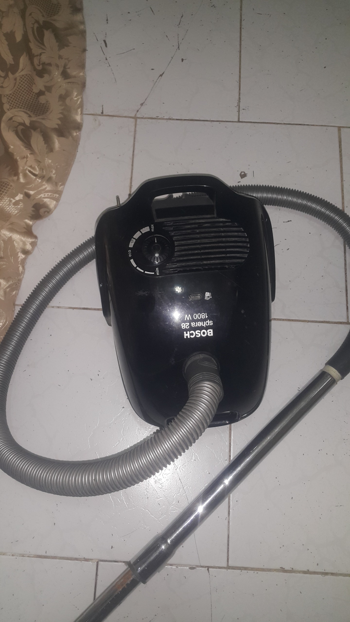 جارو برقی بوش1800وات مدلsphera 28