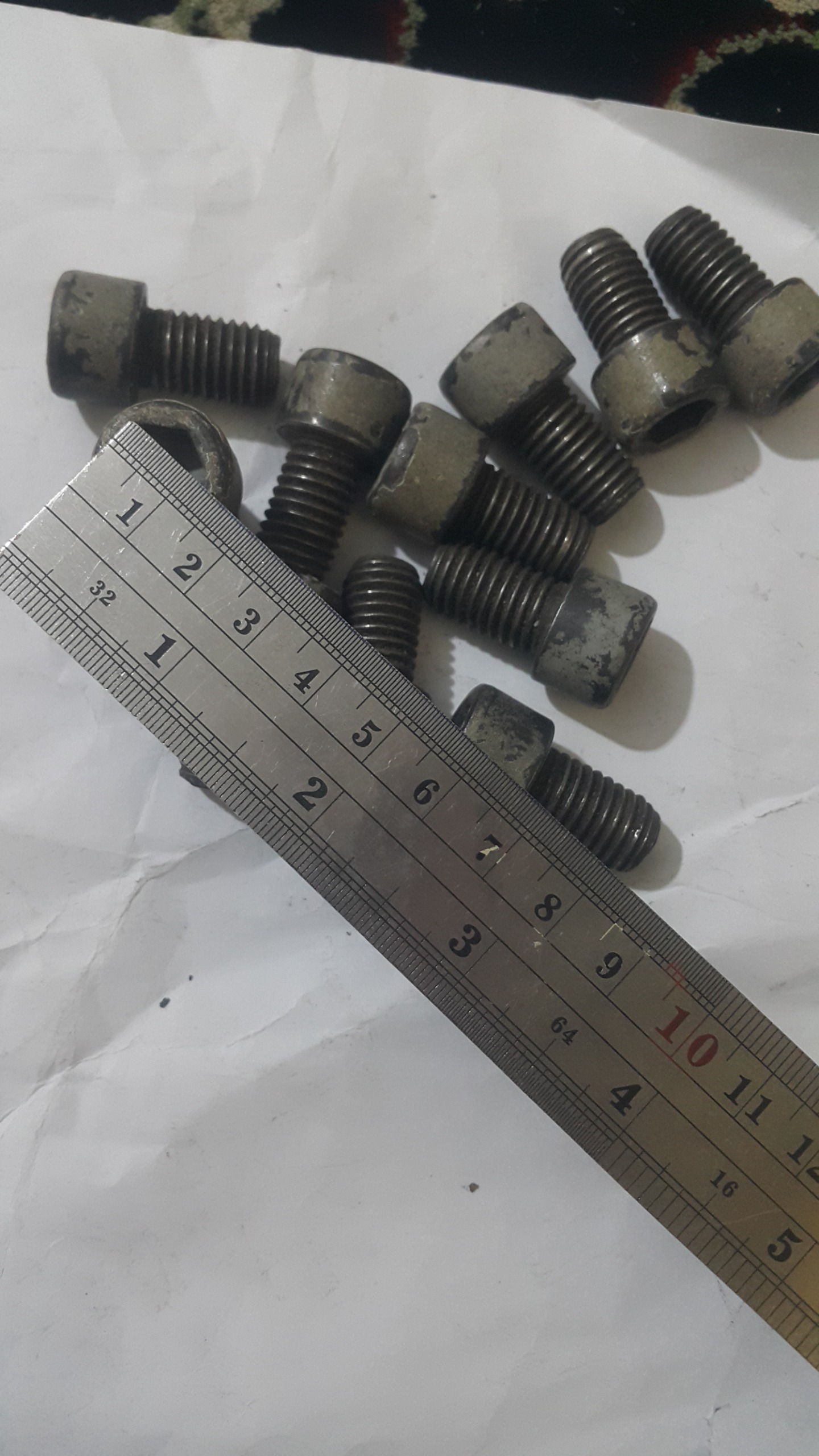 پیچ آلن خور2سانت رزوه دارشماره 8.8