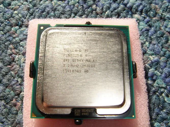 CPU Intel Pentium 4 641 - 3.2GHz