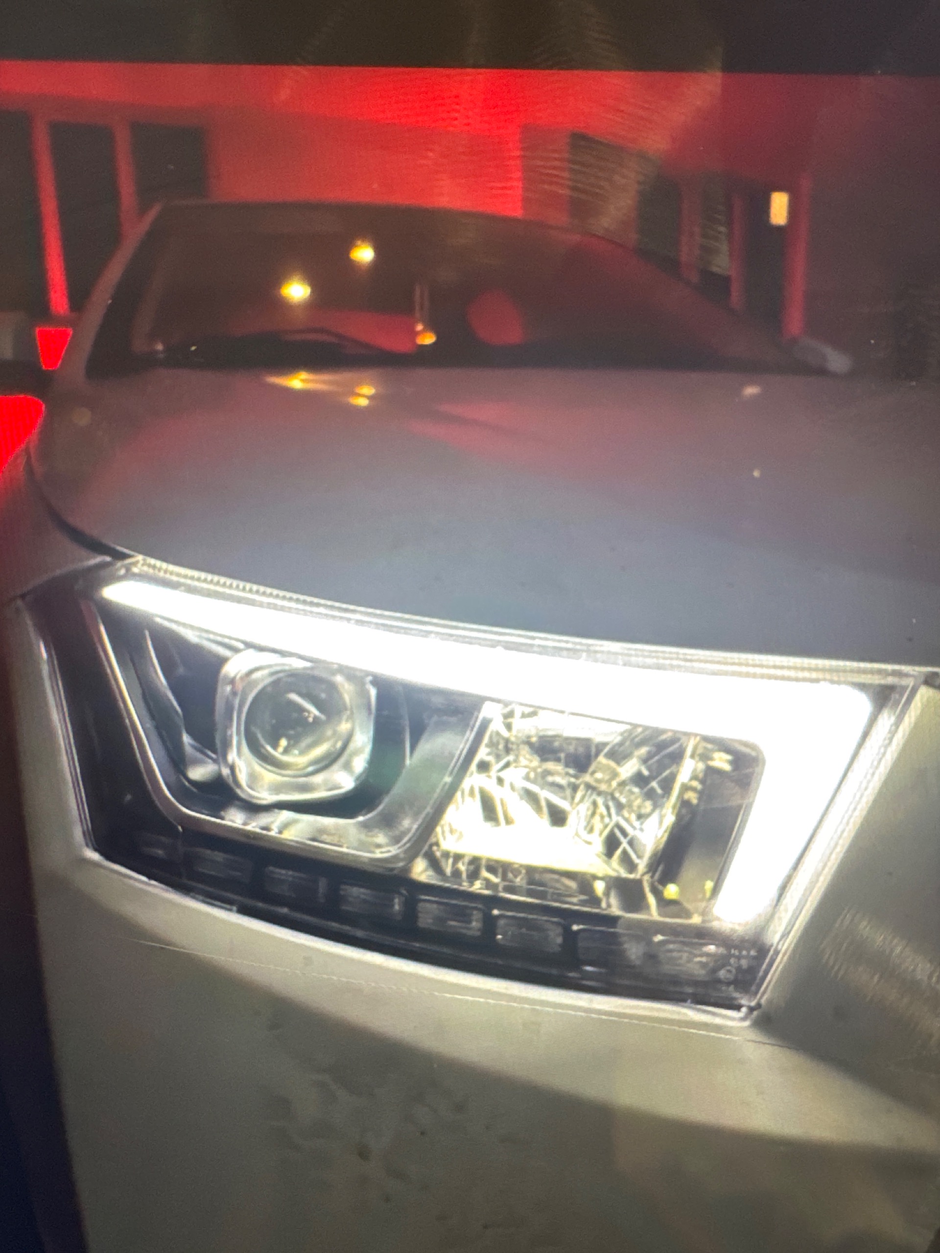 چراغ جلو دنا پلاس