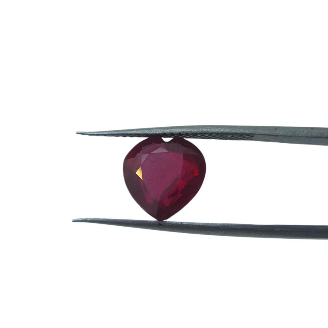 یاقوت سرخ طبیعی دونه اناری تراش قلب