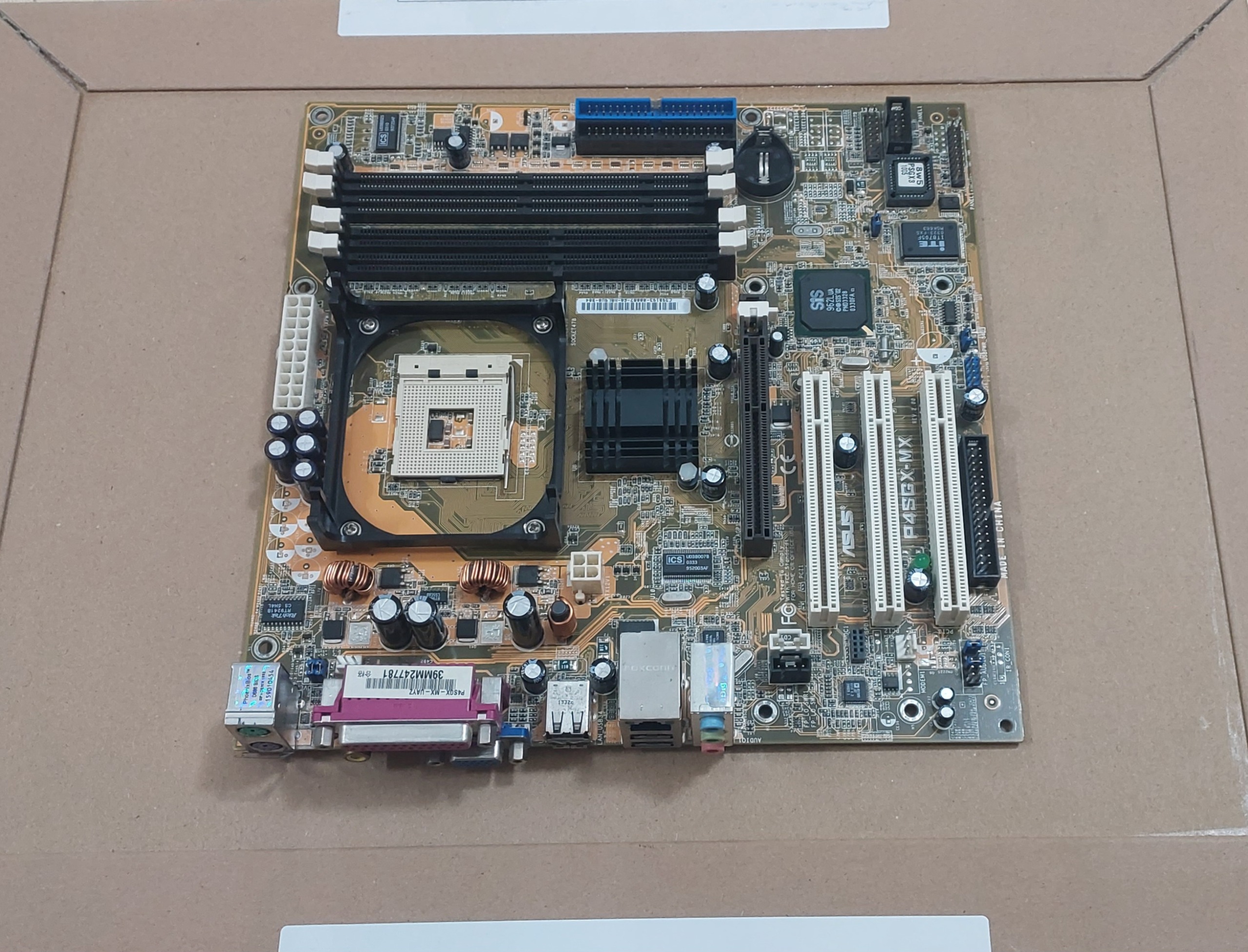 مادربرد قدیمی دو چیپ Asus