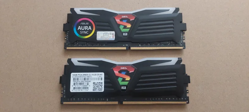 رم کامپیوتر ddr4 32GB برند GEil باس 3200 RGB