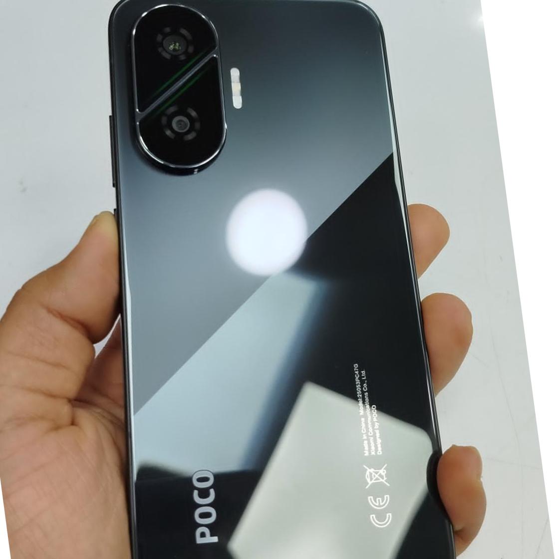 گوشی Poco F7(( در حد نو))