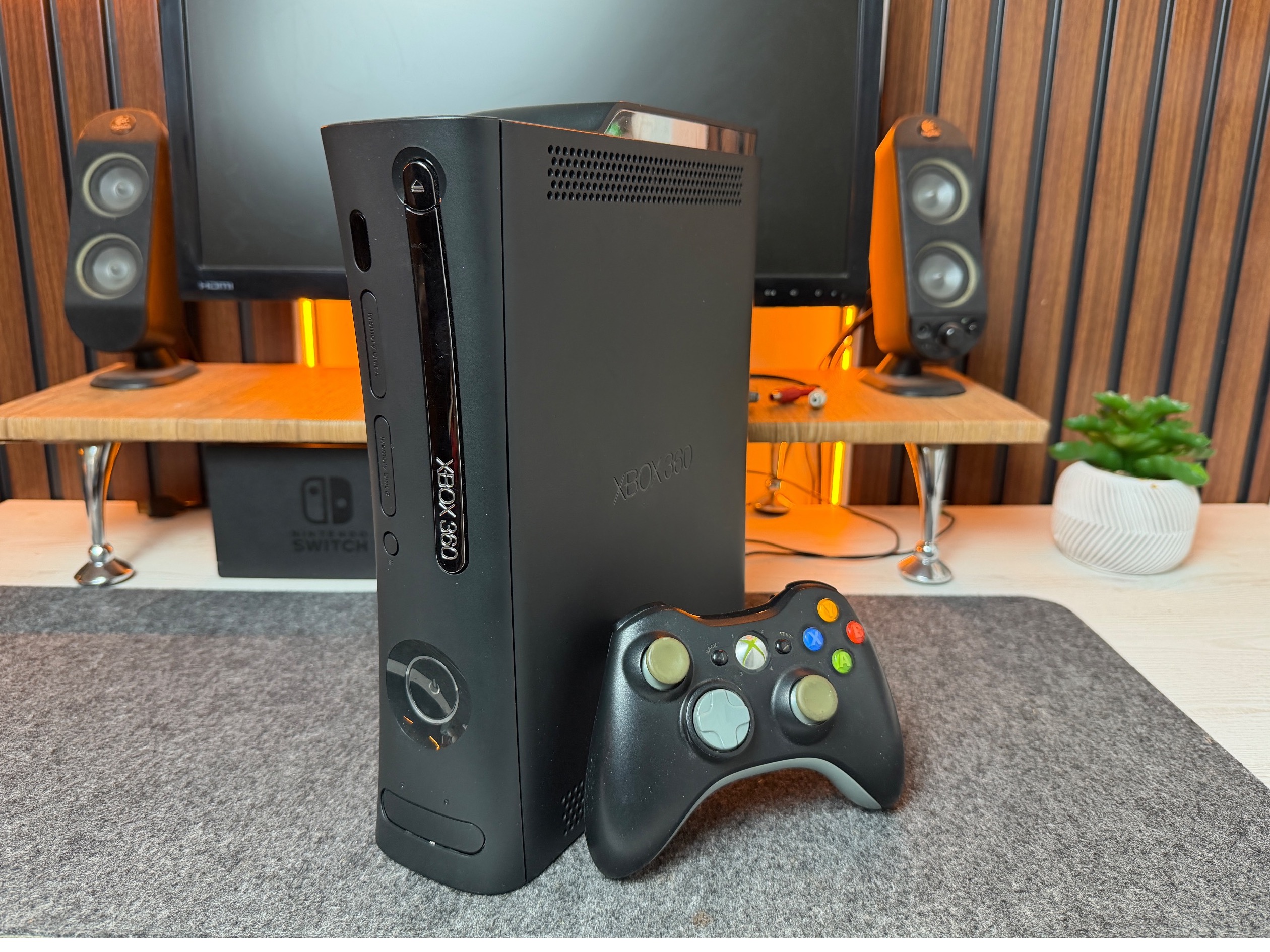ایکس باکس 360 الایت همراه جعبه (xbox 360 Elite)