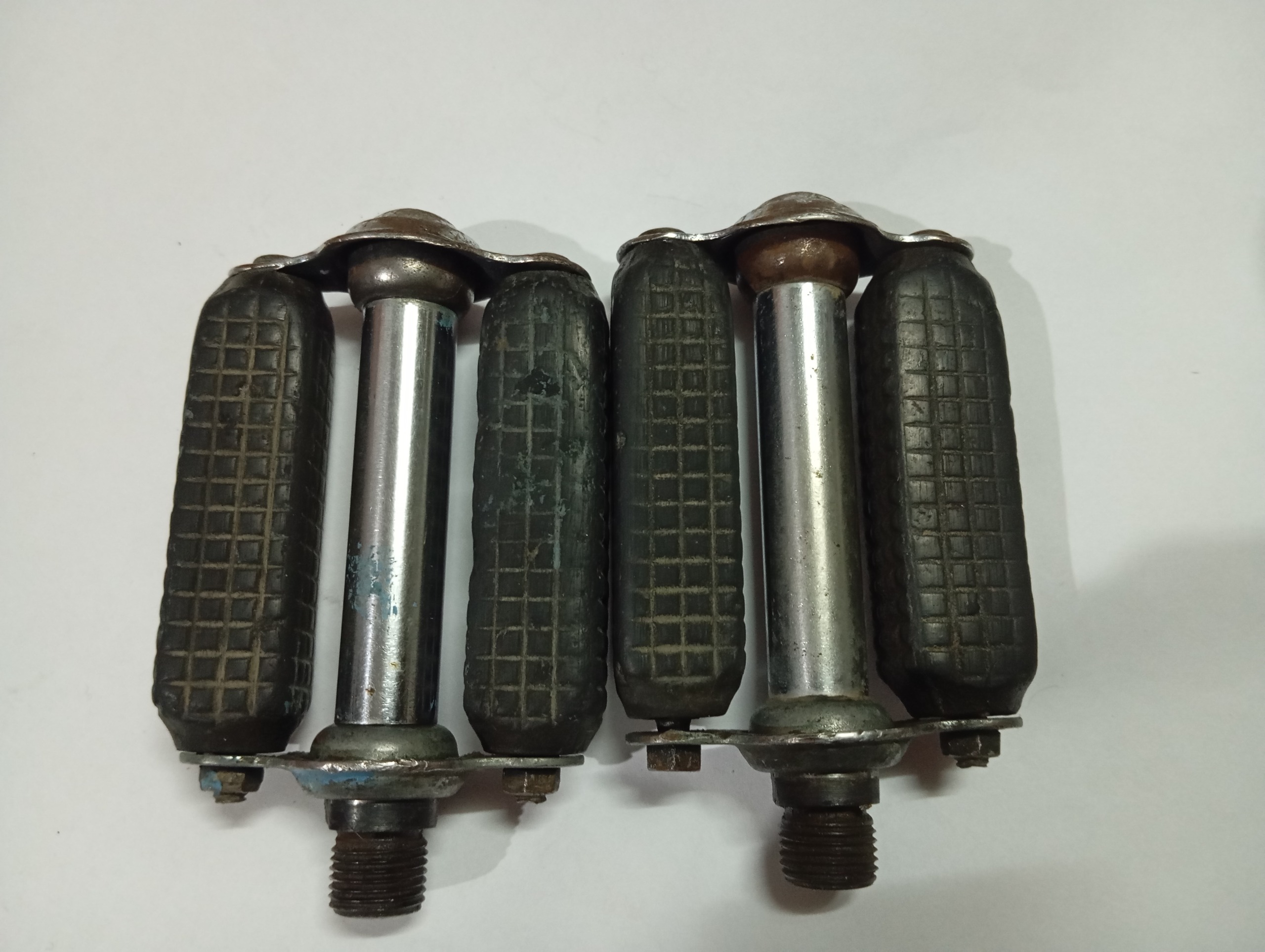 پدال رکاب دوچرخه سایز 16 قدیمی کمیاب ارسال رایگان