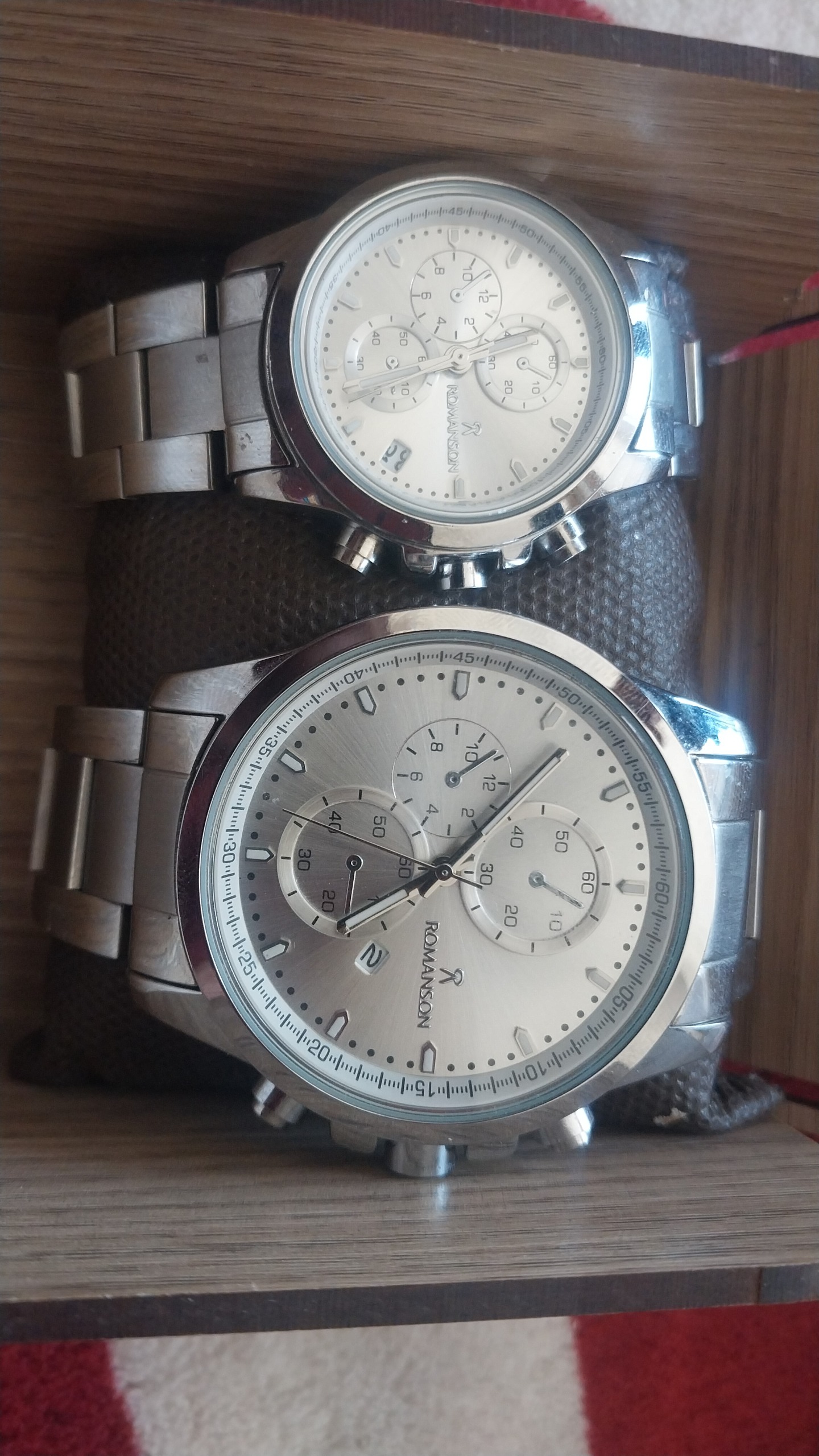 یک جفت ساعت مردانه زنانه