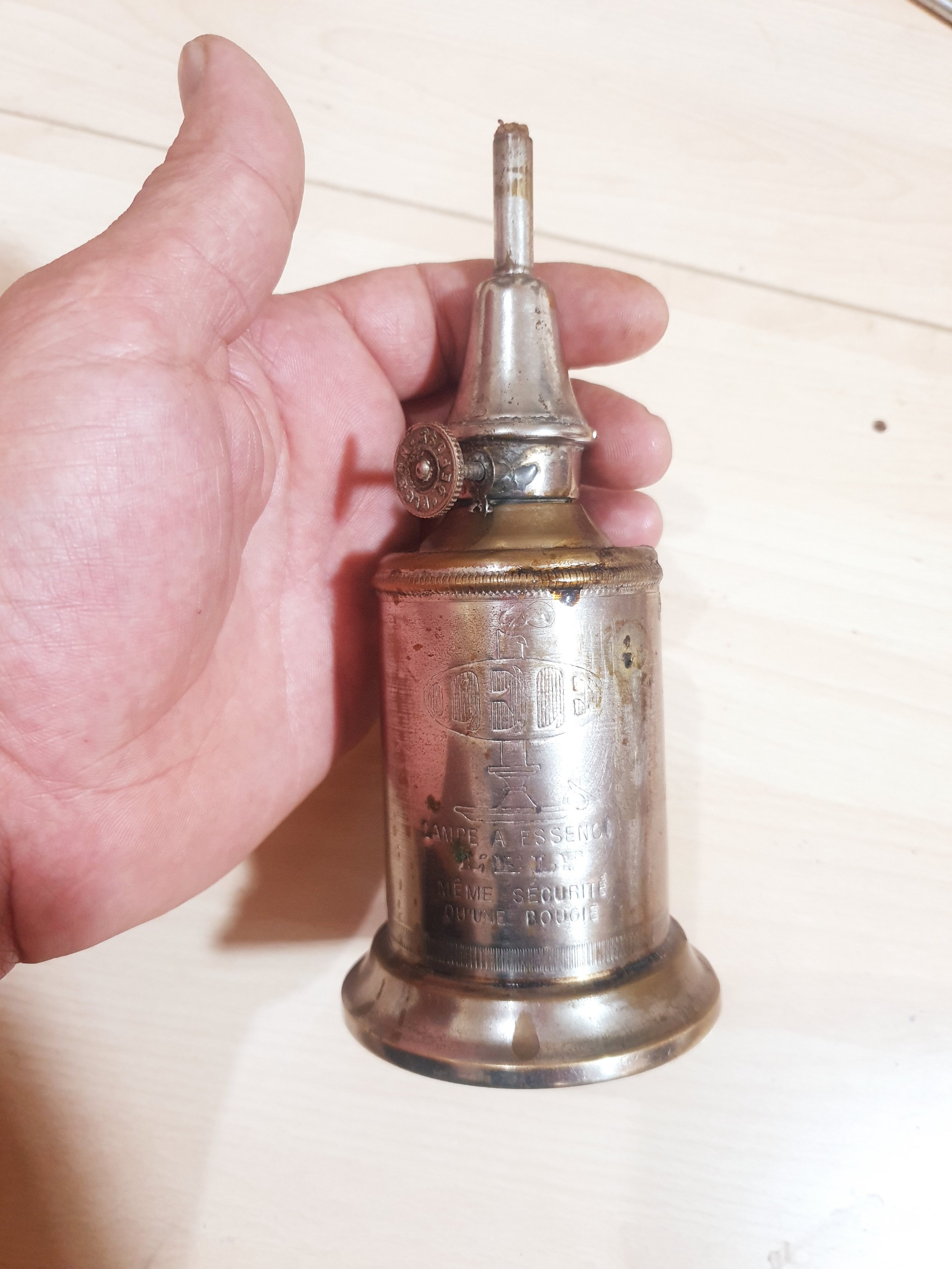 چراغ الکلی دیواری فرانسوی بسیار قدیمی