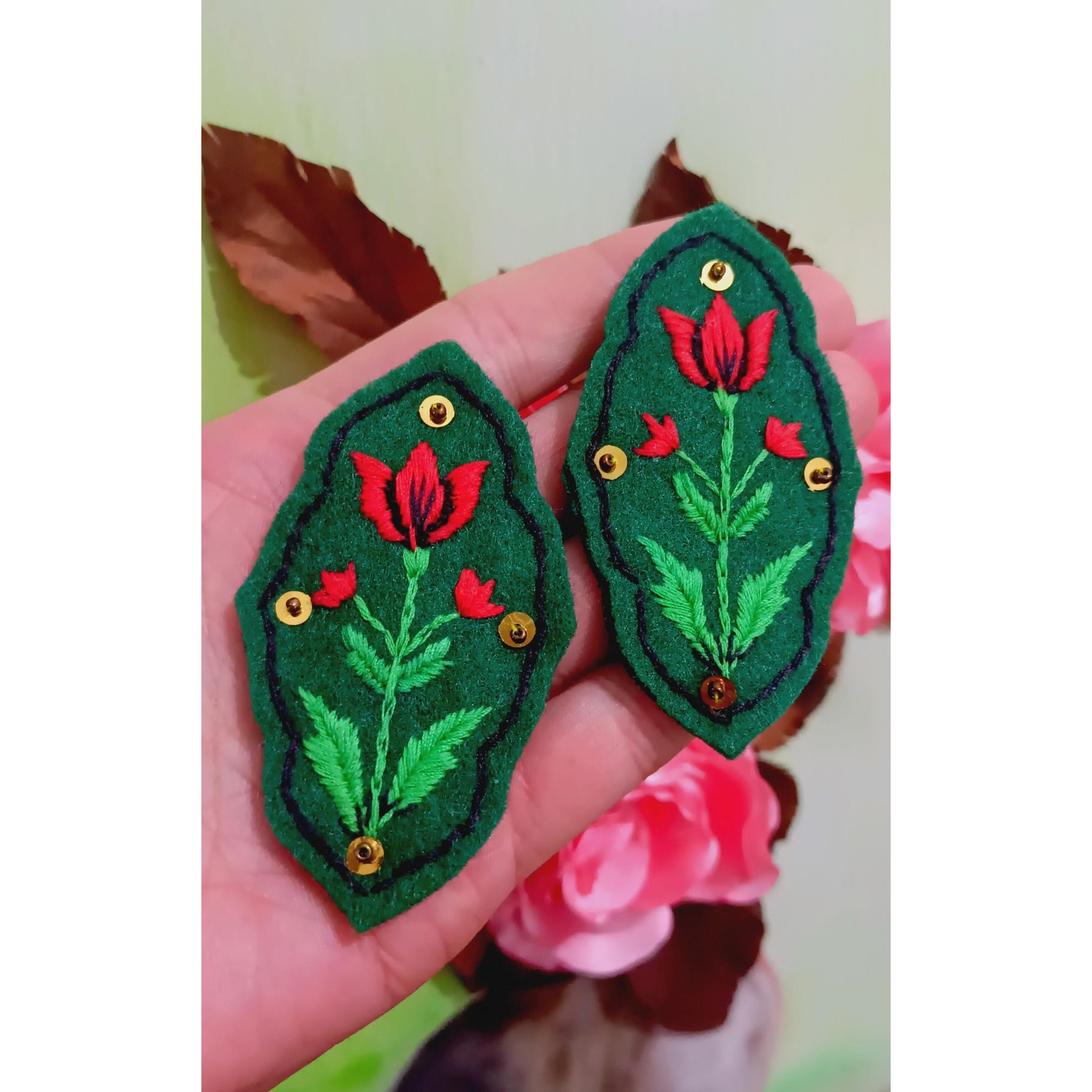 گوشواره نمدی گلدوزی شده