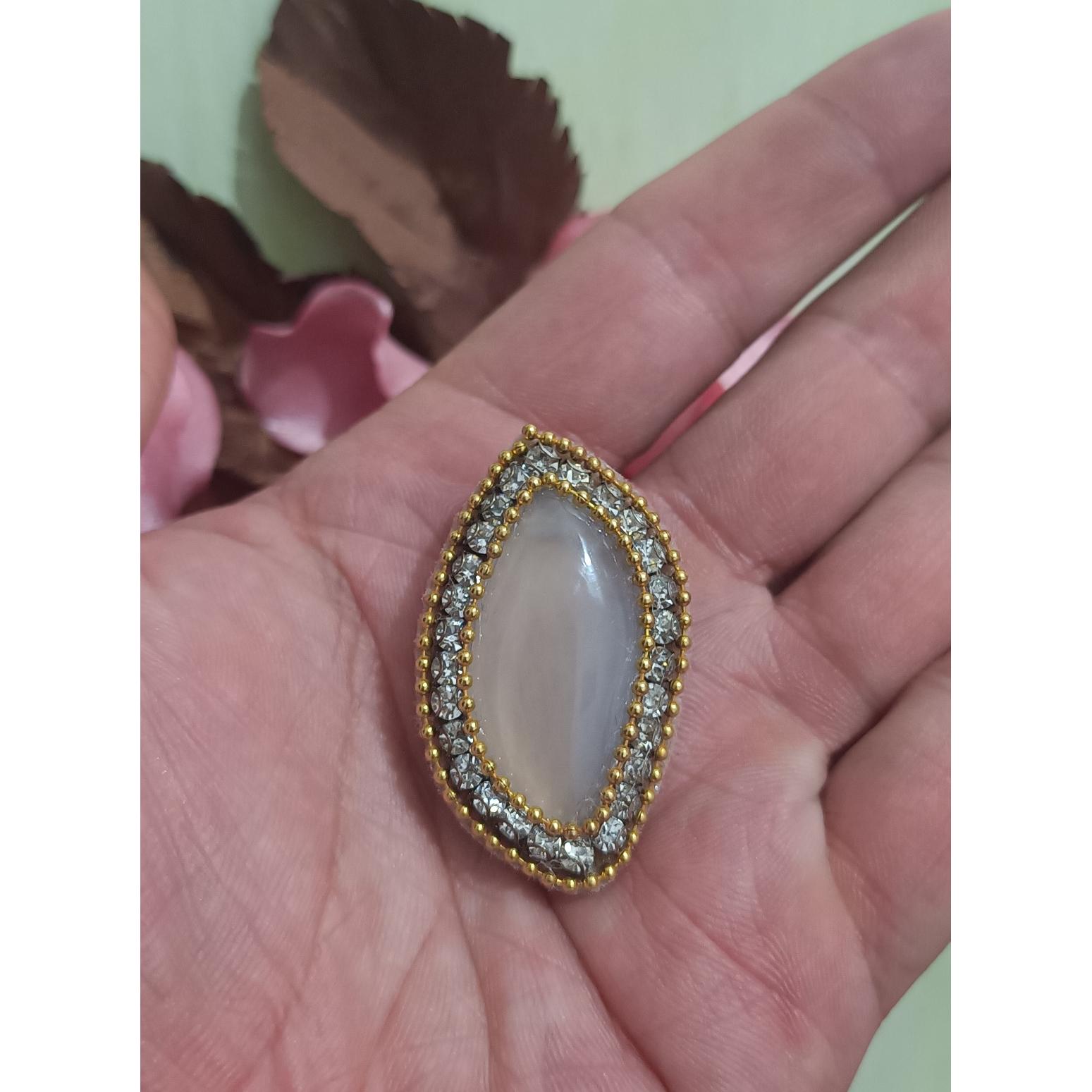 سنجاق سینه عقیق آبدار