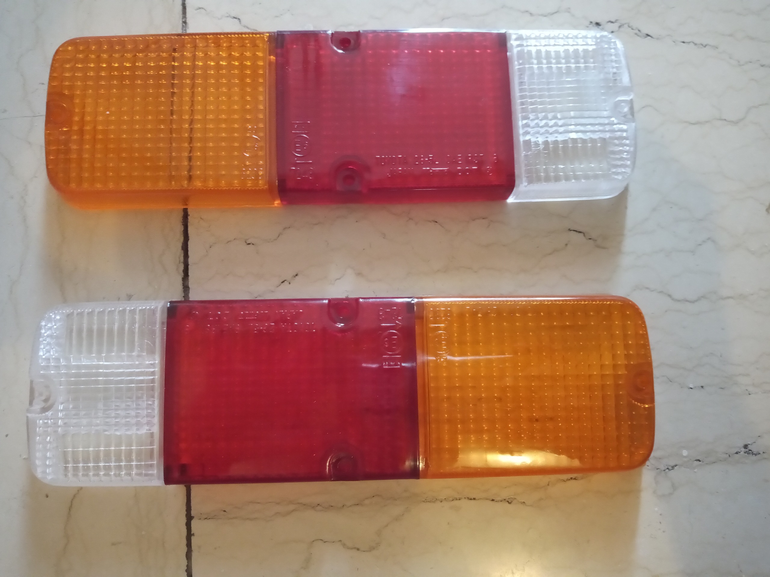 طلق چراغ عقب تویوتا لندکروزر2F سریFJ40/FJ45 یک جفت