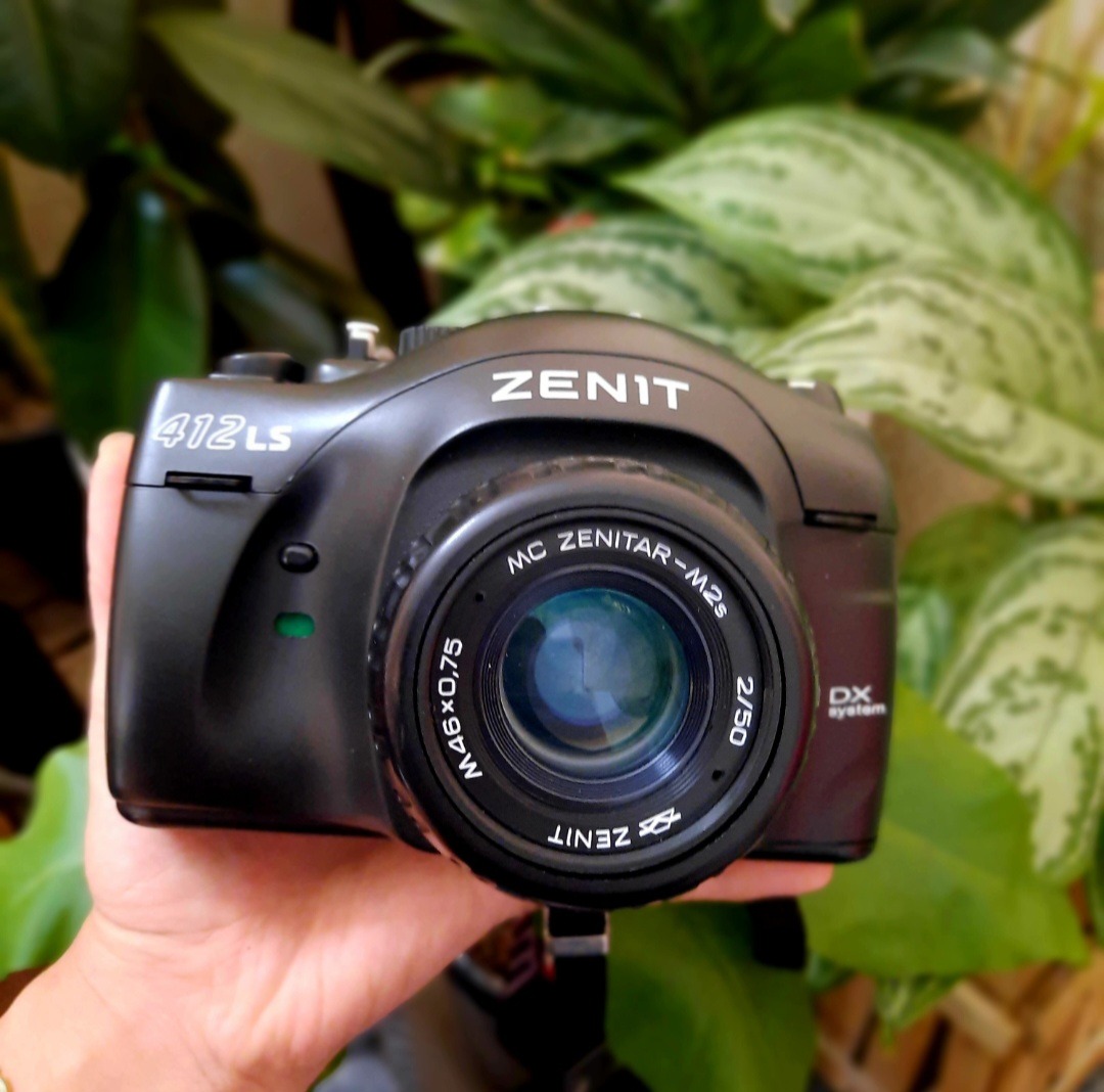 دوربین عکاسی zenit مدل 412Ls