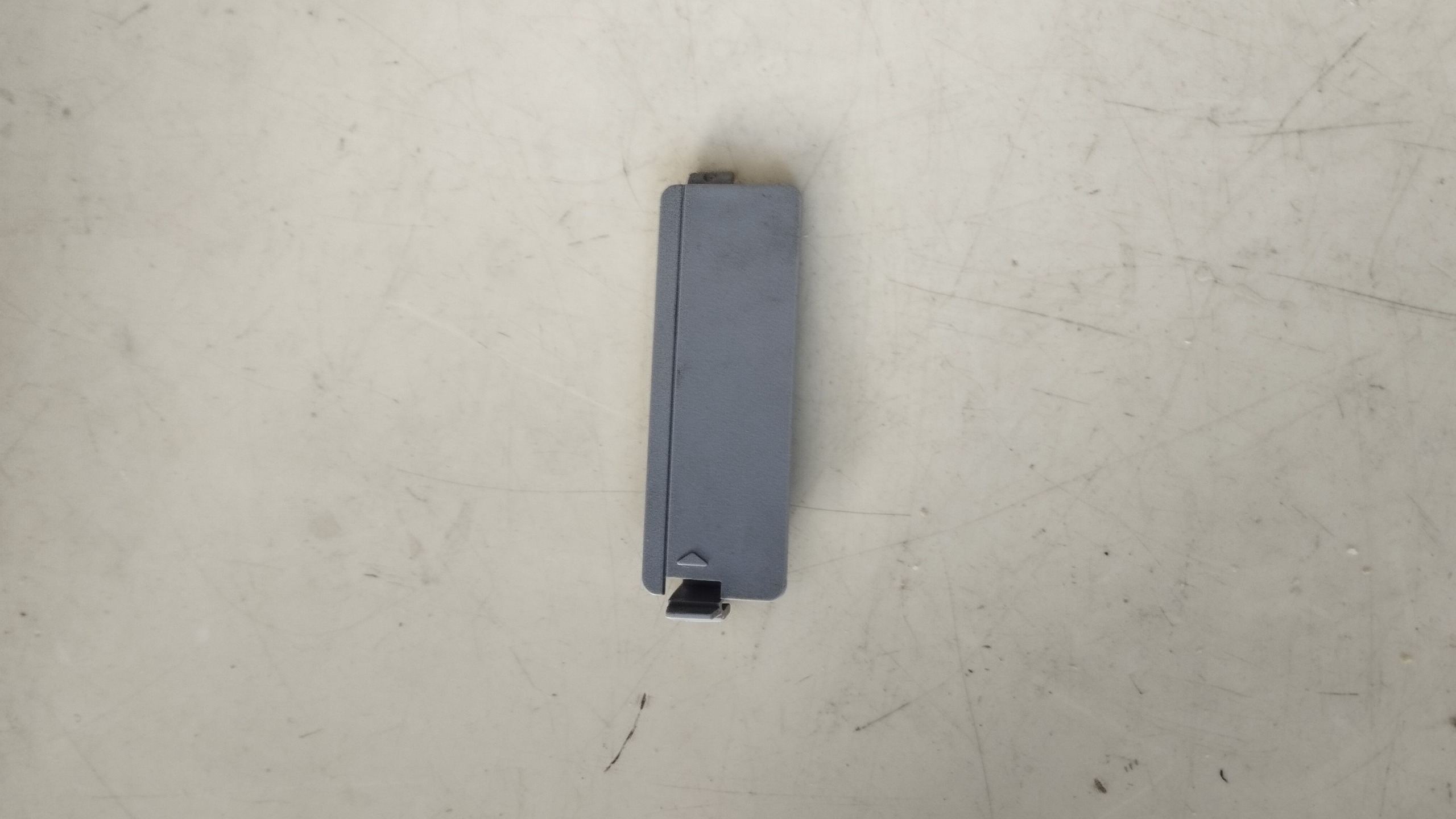 درب فابریک  پشت دستگاه پلی استیشن 1