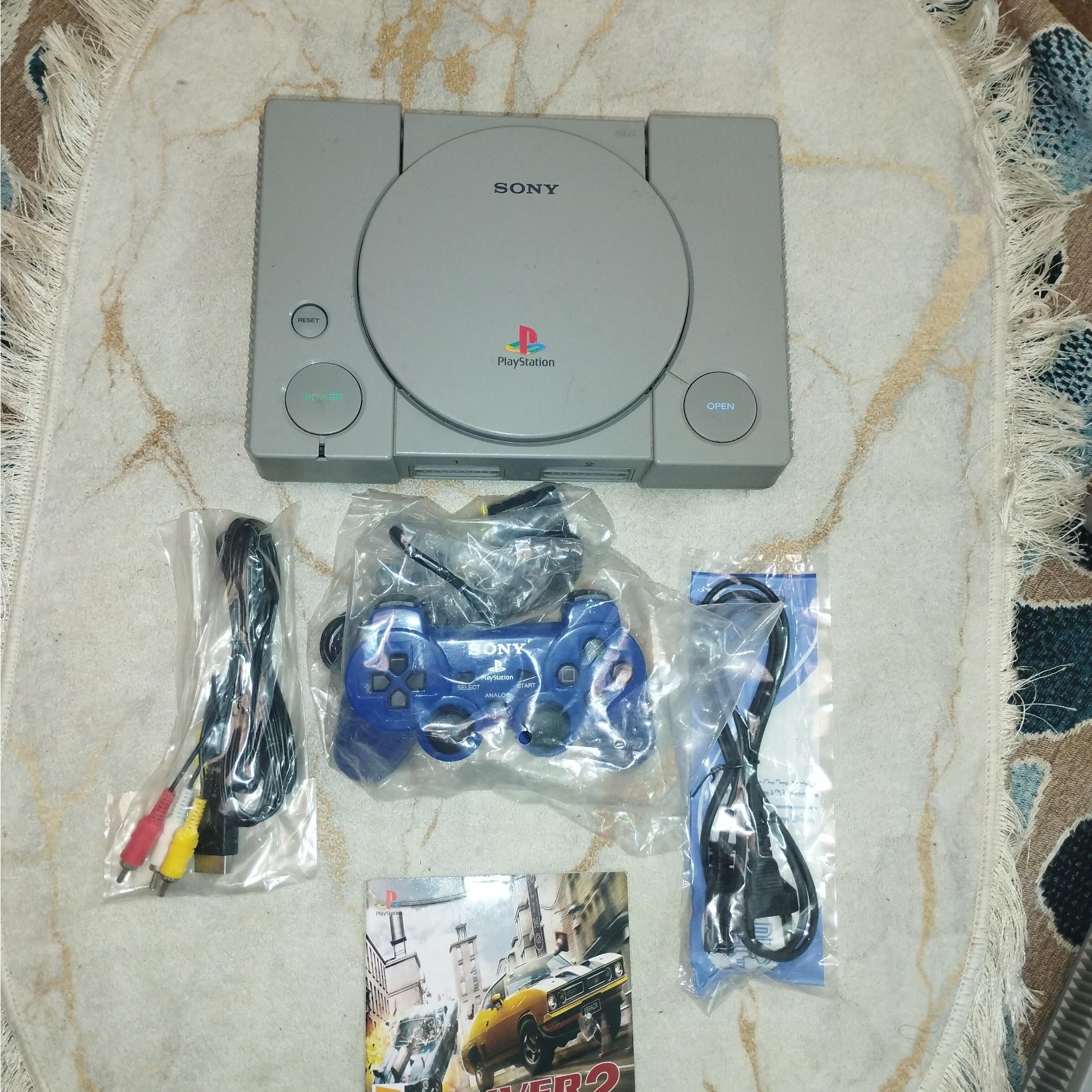 پلی استیشن 1 ژاپنی مدل9000 با لوازم نو