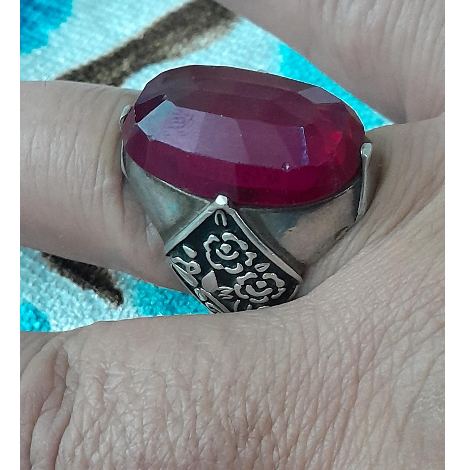 انگشتر نقره 925 عیار با نگین یاقوت 35قیراطی