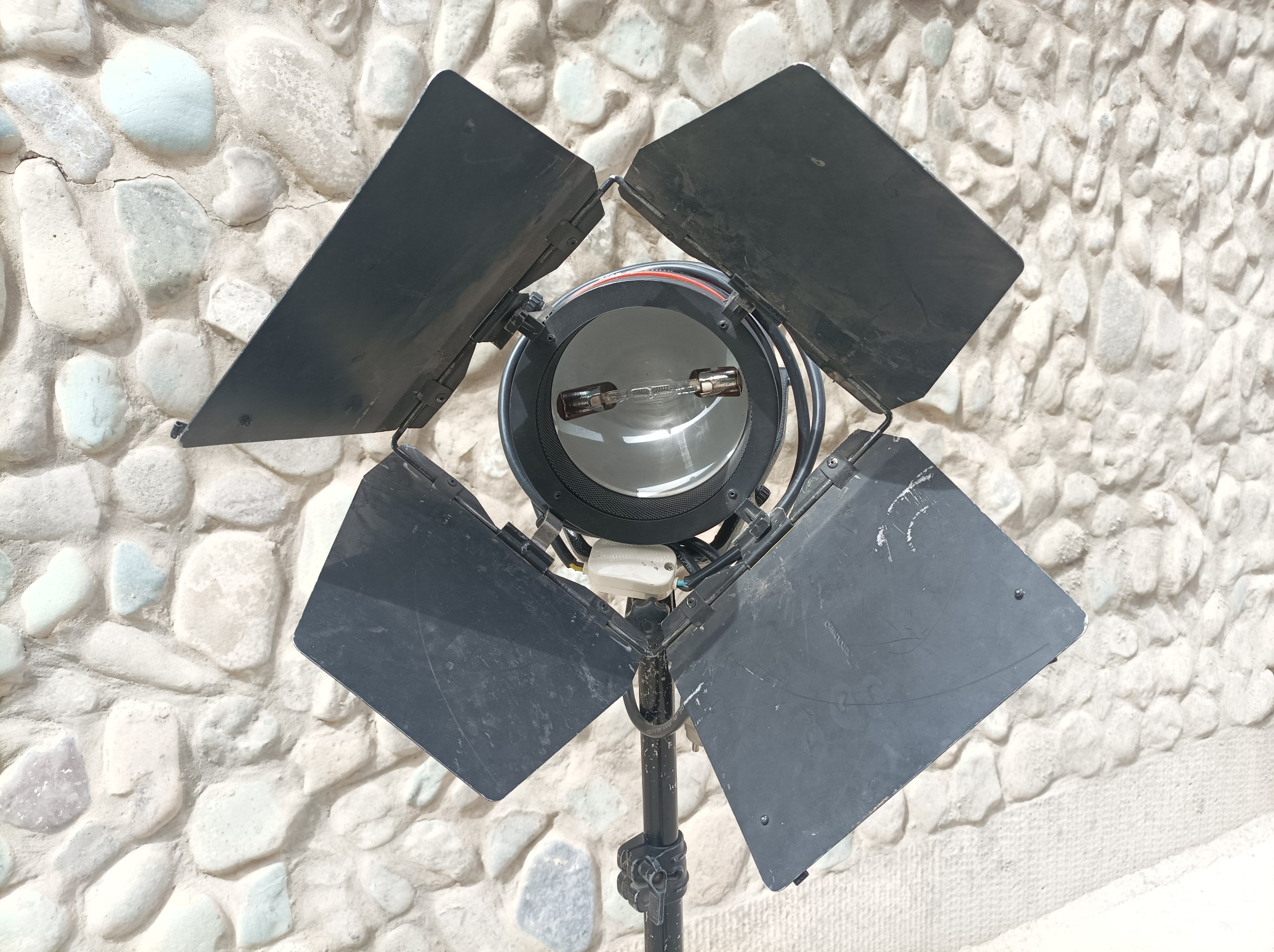 2عدد پروژکتور نورپردازی 800