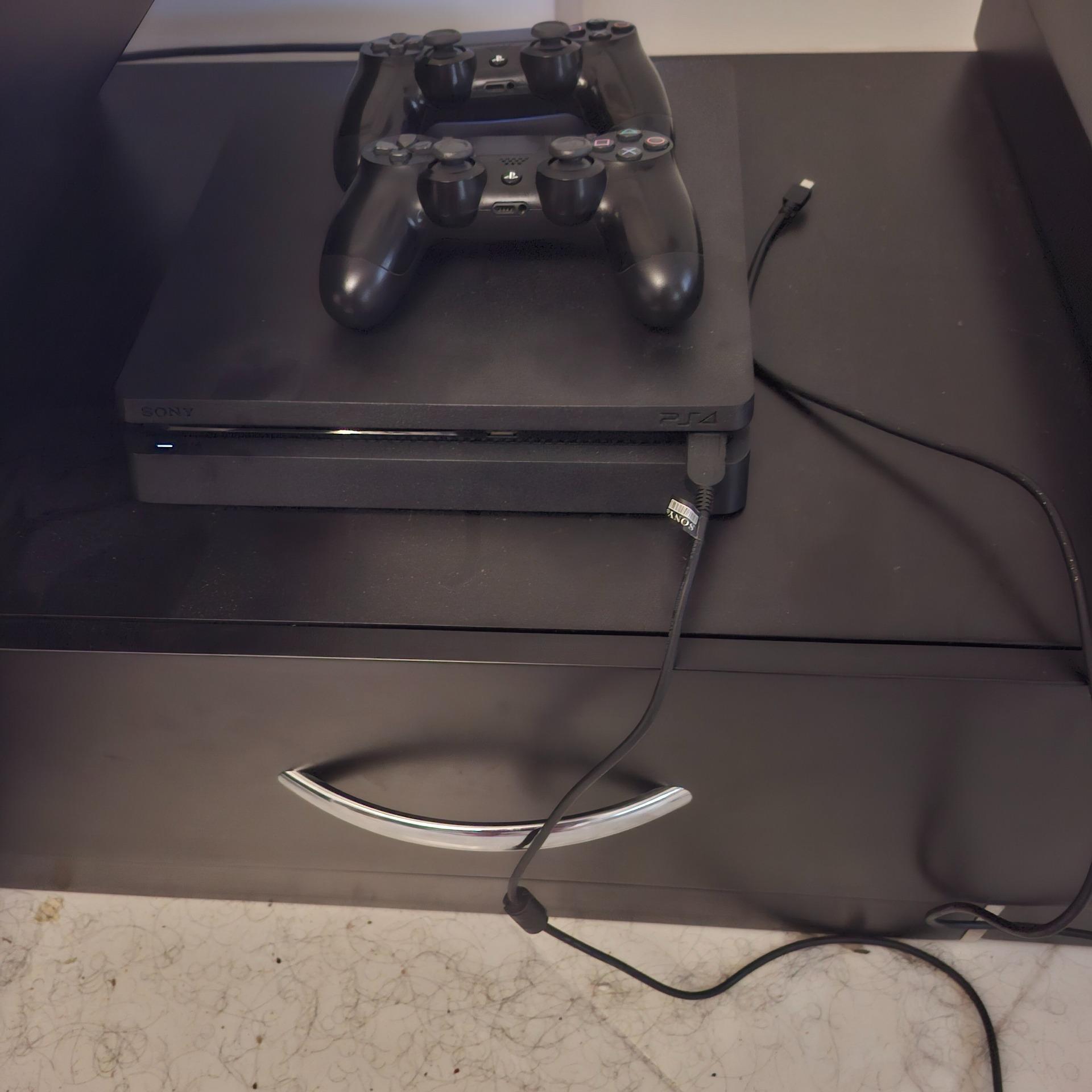 PS4 کپی خور اسلیم 2 ترا به همراه دو دسته