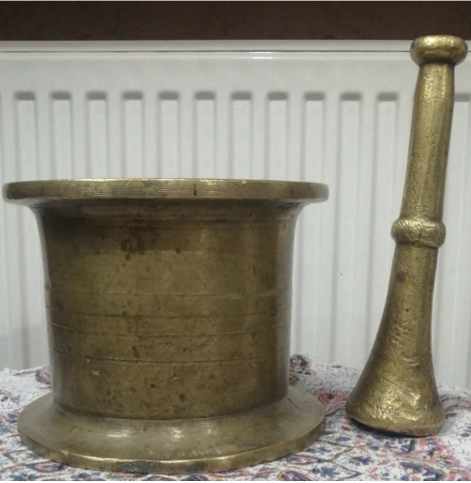 هاون غول پیکر برنجی