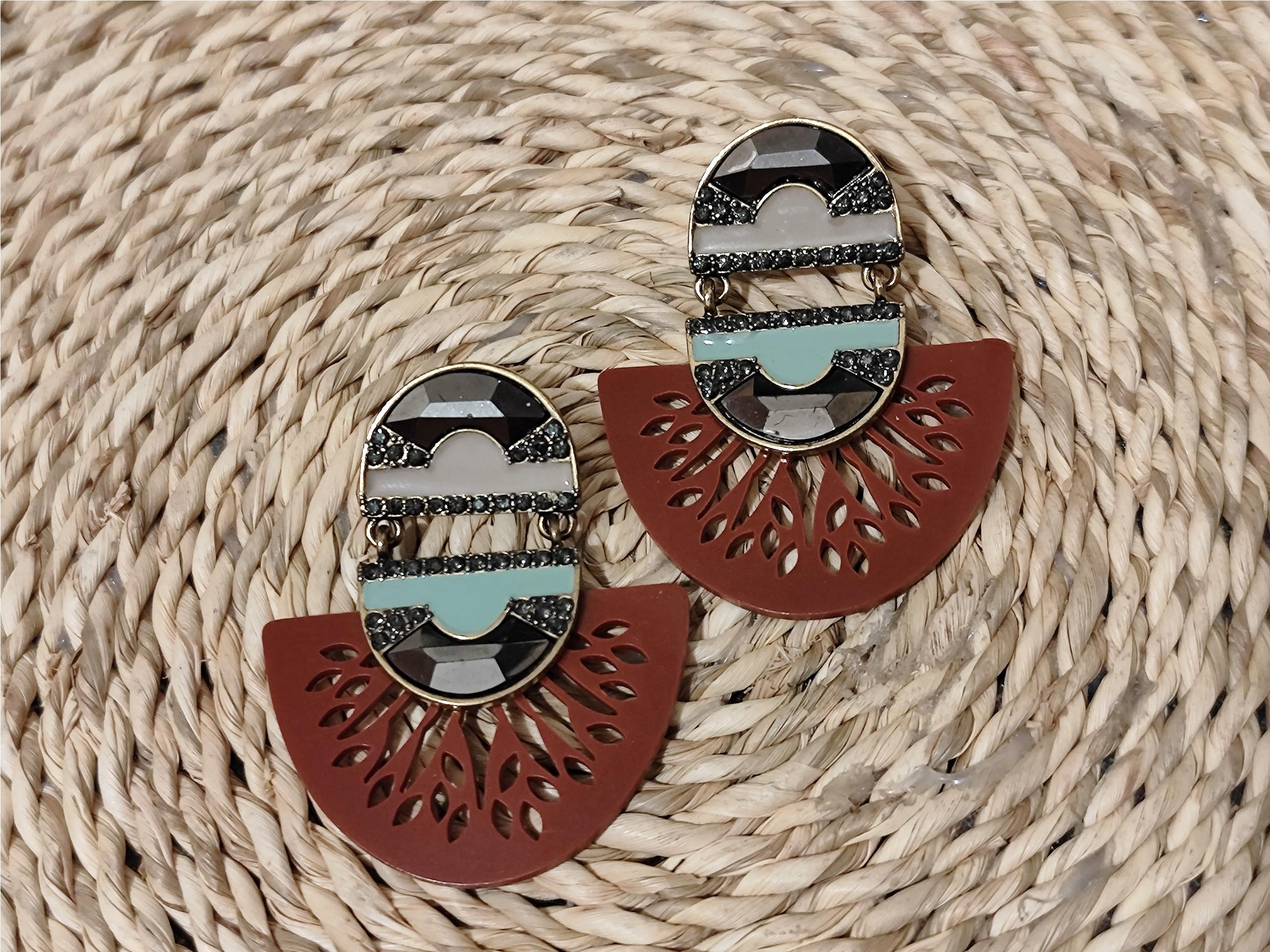 گوشواره با طرح خاص