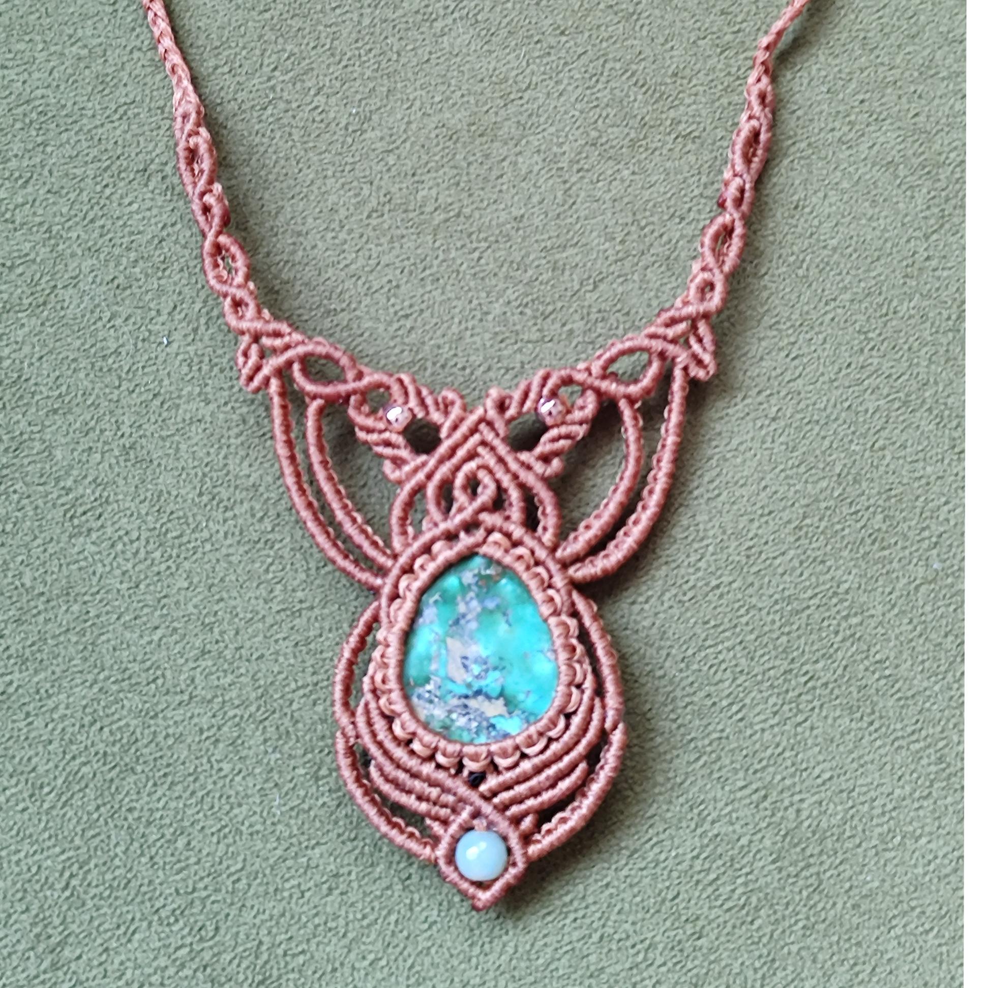 گردنبند مکرومه بافی