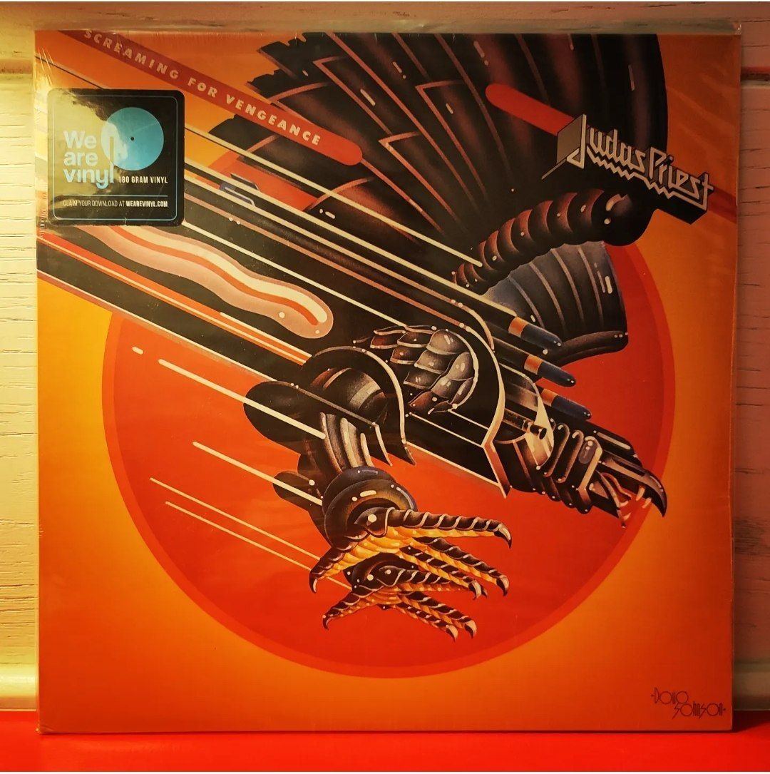 صفحه گرام 33 دور از Judas Priest