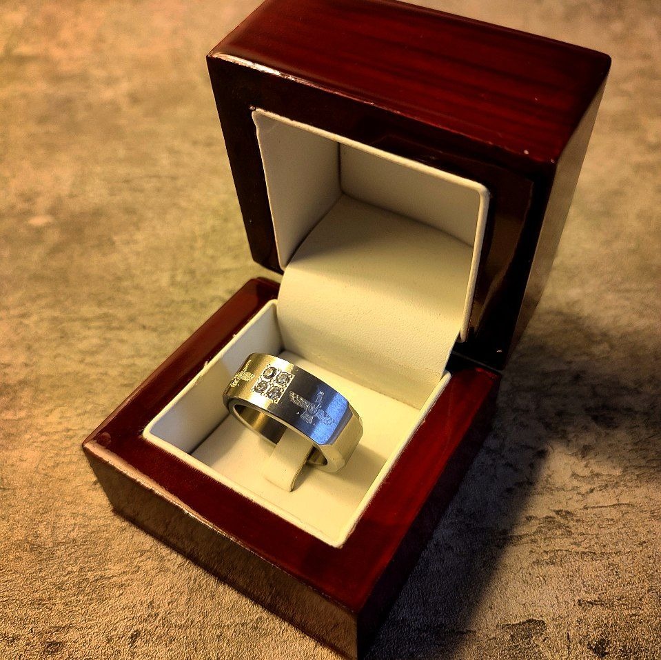 حلقه استیل ایتالیایی مردانه با طرح فروهر