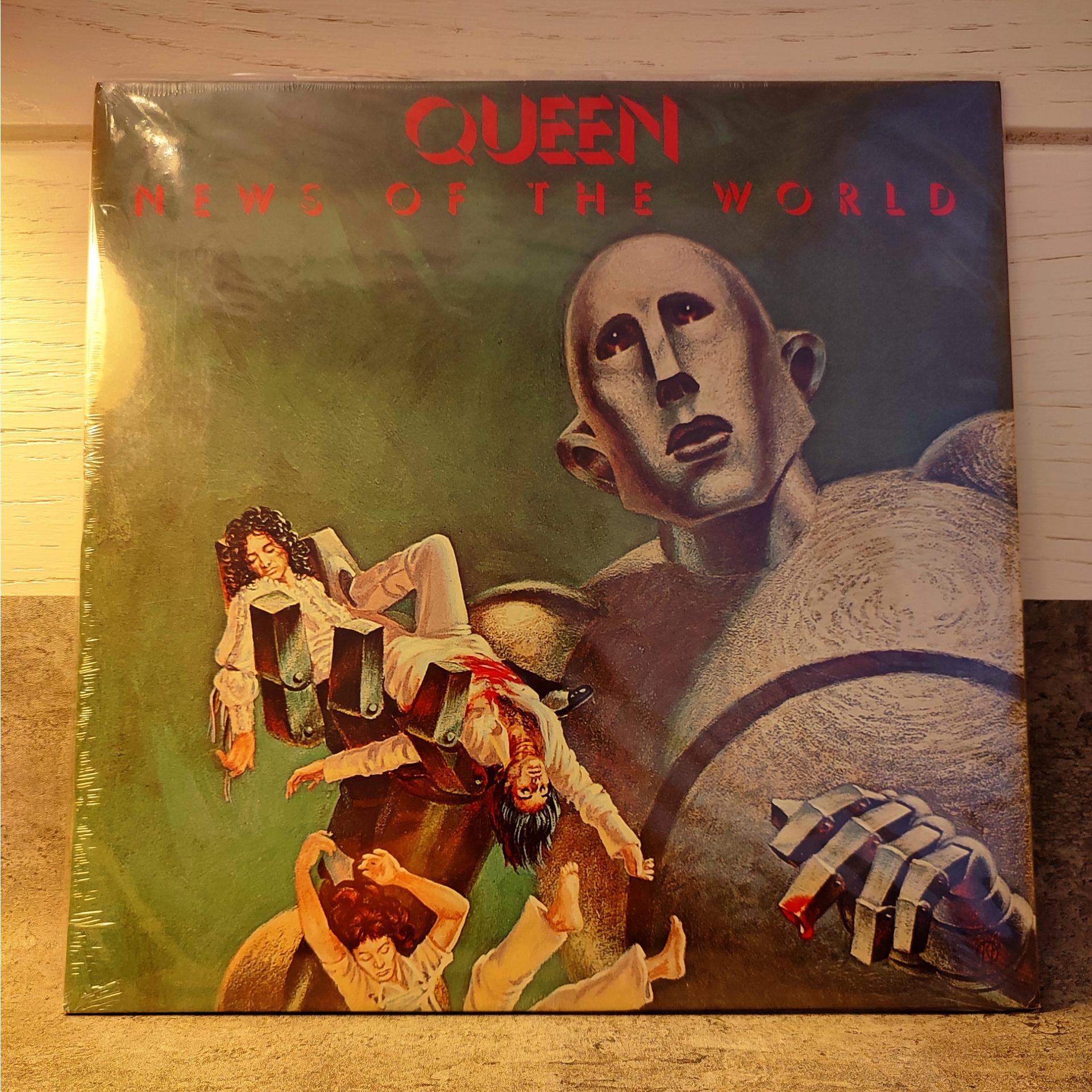 صفحه گرام 33 دور از Queen