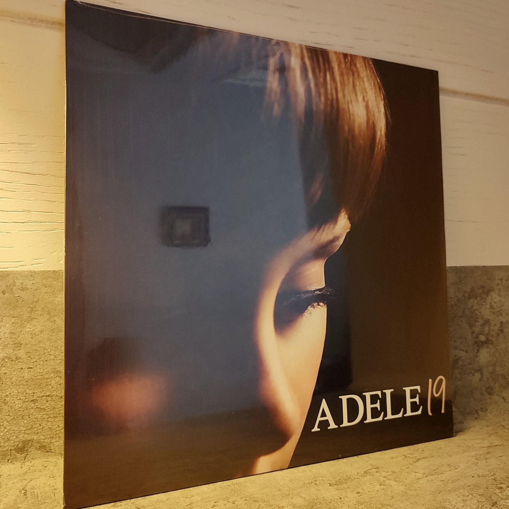 صفحه گرام 33 دور از Adele