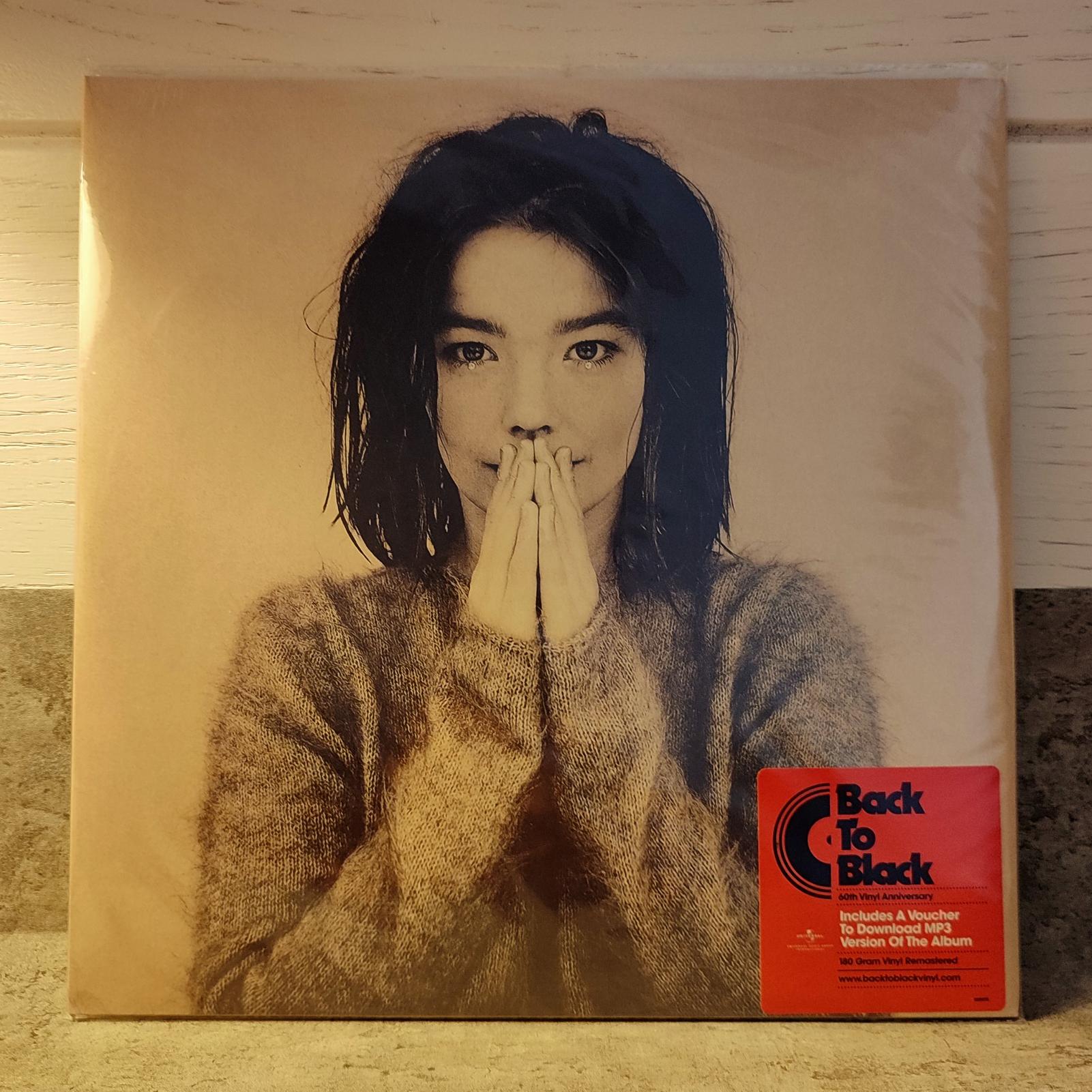 صفحه گرام 33 دور از Björk